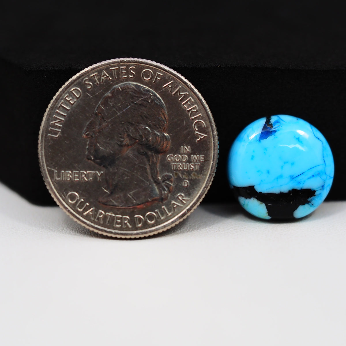 Buffalo Round Cabochon 15x15mm 6.5ct - Blue Top Black Base - Pedra Gems
