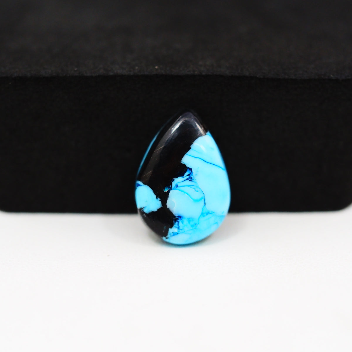 Buffalo Pear Cabochon 17x12mm 6.5ct - Black Top Blue Base - Pedra Gems