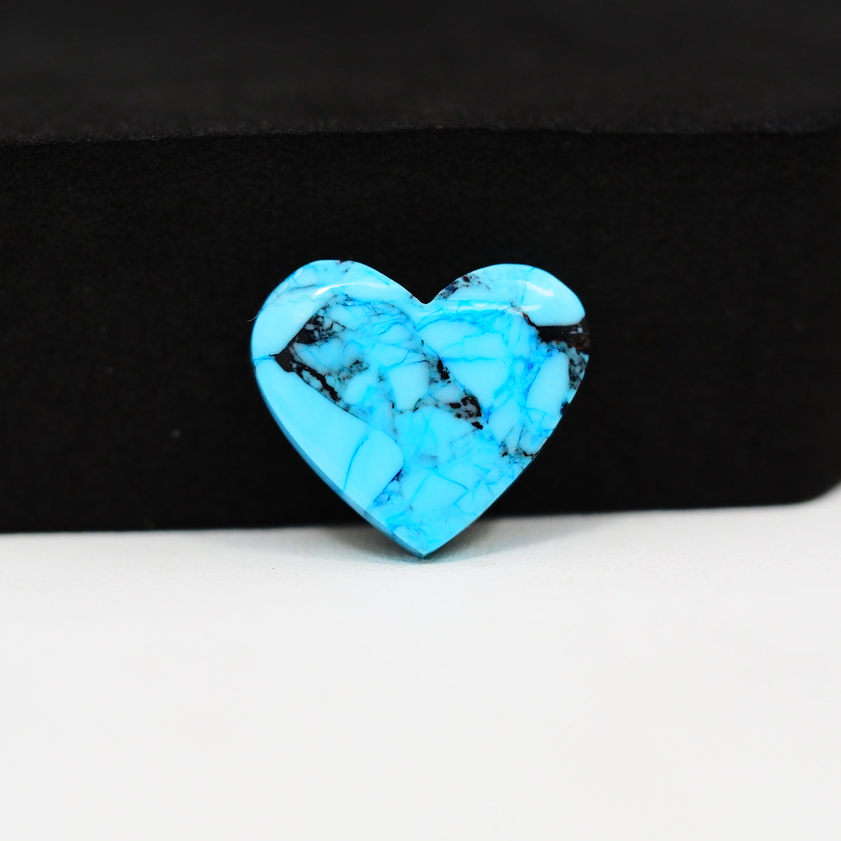 Buffalo Heart Cabochon 14x15mm 6.5ct - Blue with Black Veining - Pedra Gems