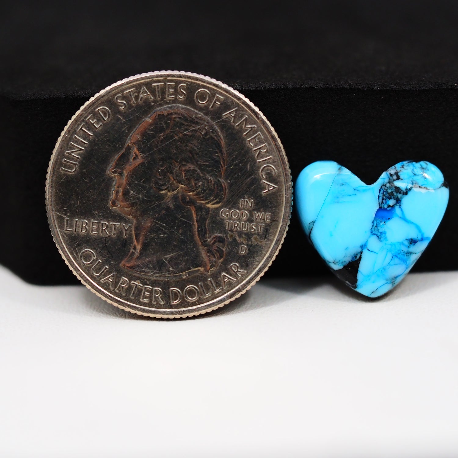 Buffalo Heart Cabochon 15x15mm 5ct - Blue with Black Veining - Pedra Gems