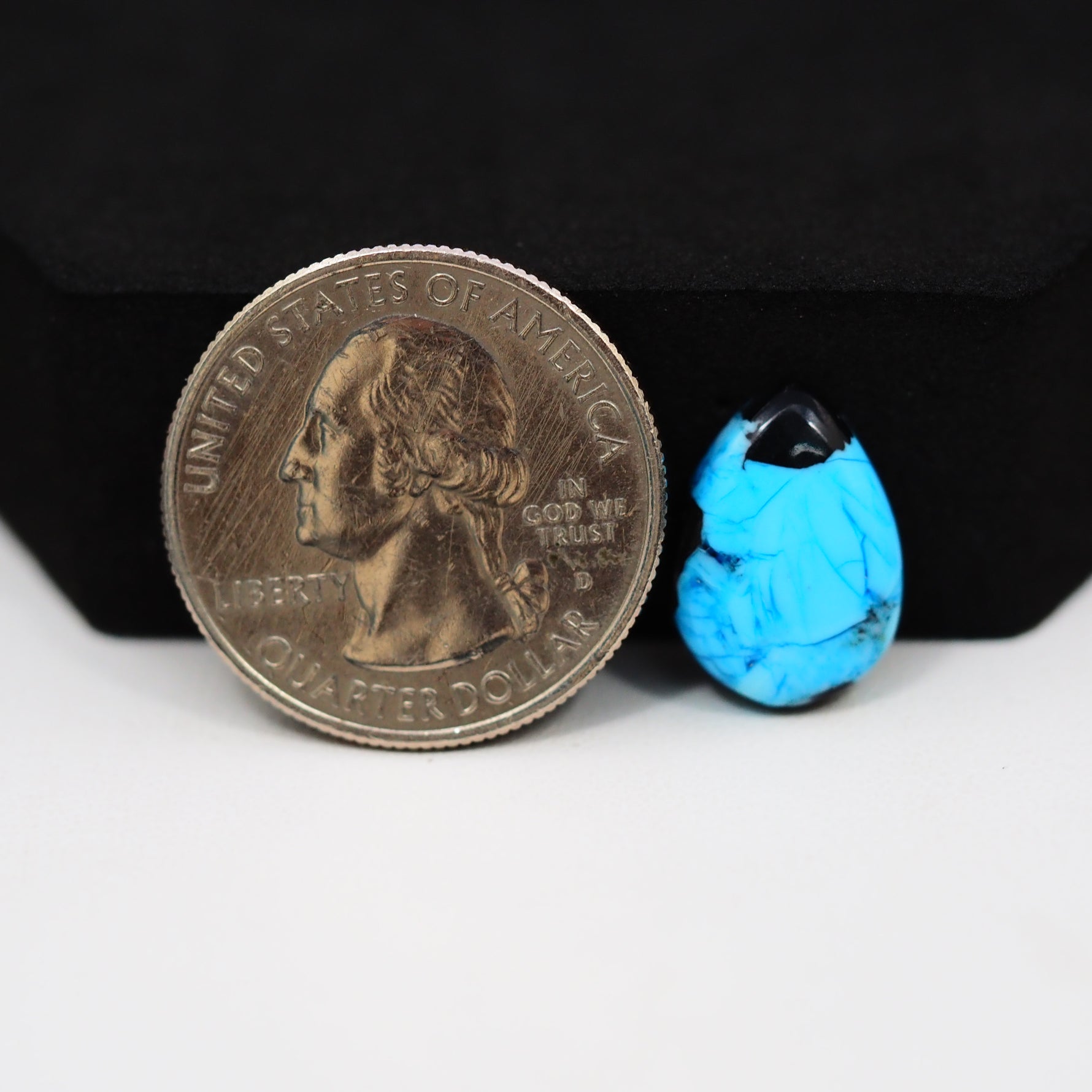 Buffalo Freeform Cabochon 16x11mm 5ct - Black Top Textured Blue Base - Pedra Gems