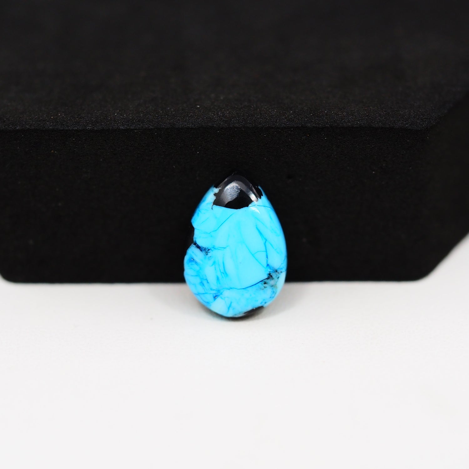 Buffalo Freeform Cabochon 16x11mm 5ct - Black Top Textured Blue Base - Pedra Gems