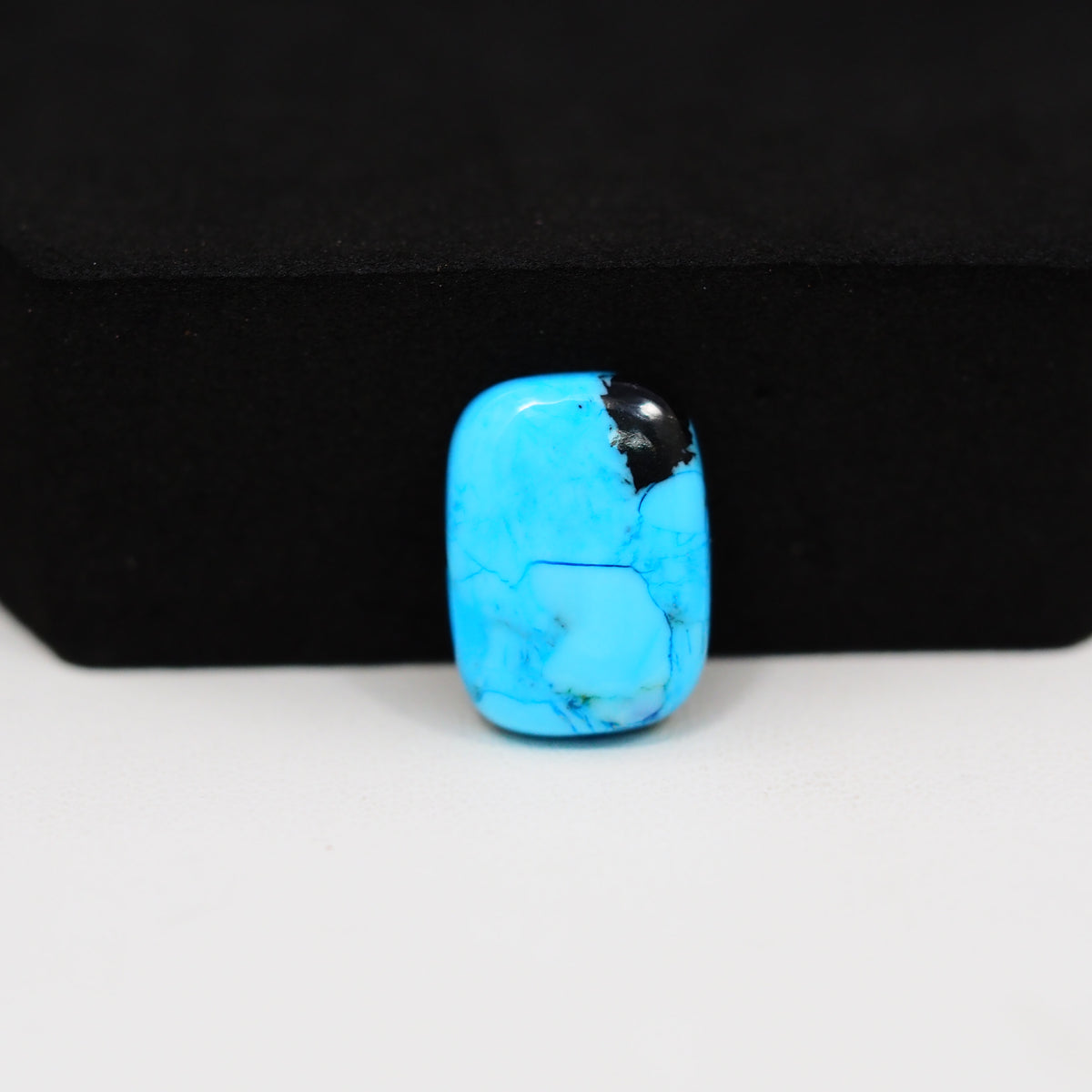 Buffalo Cushion Cabochon 17x11mm 6.5ct - Blue with Black Corner - Pedra Gems
