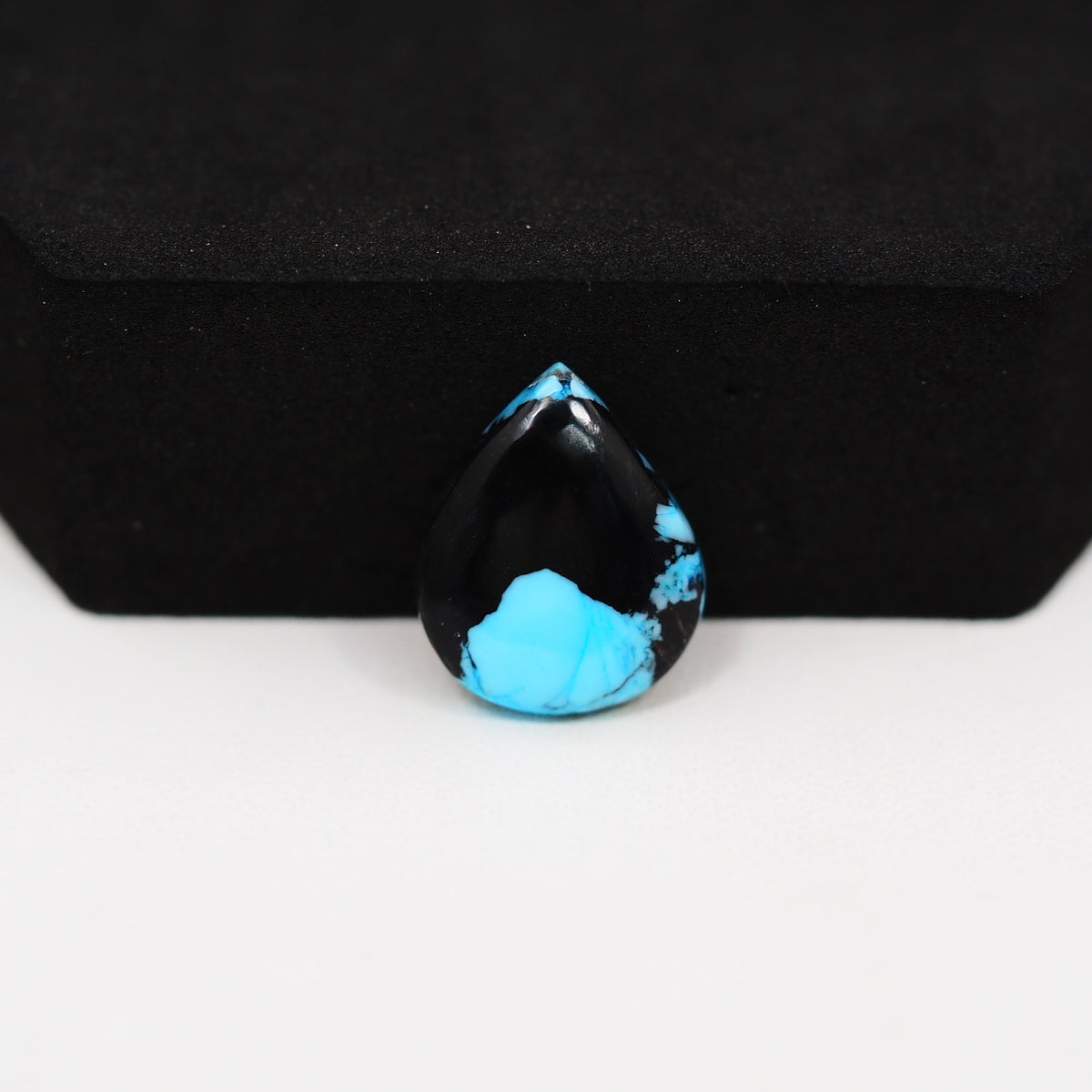 Buffalo Pear Cabochon 16x13mm 6.5ct - Black Top Blue Base - Pedra Gems