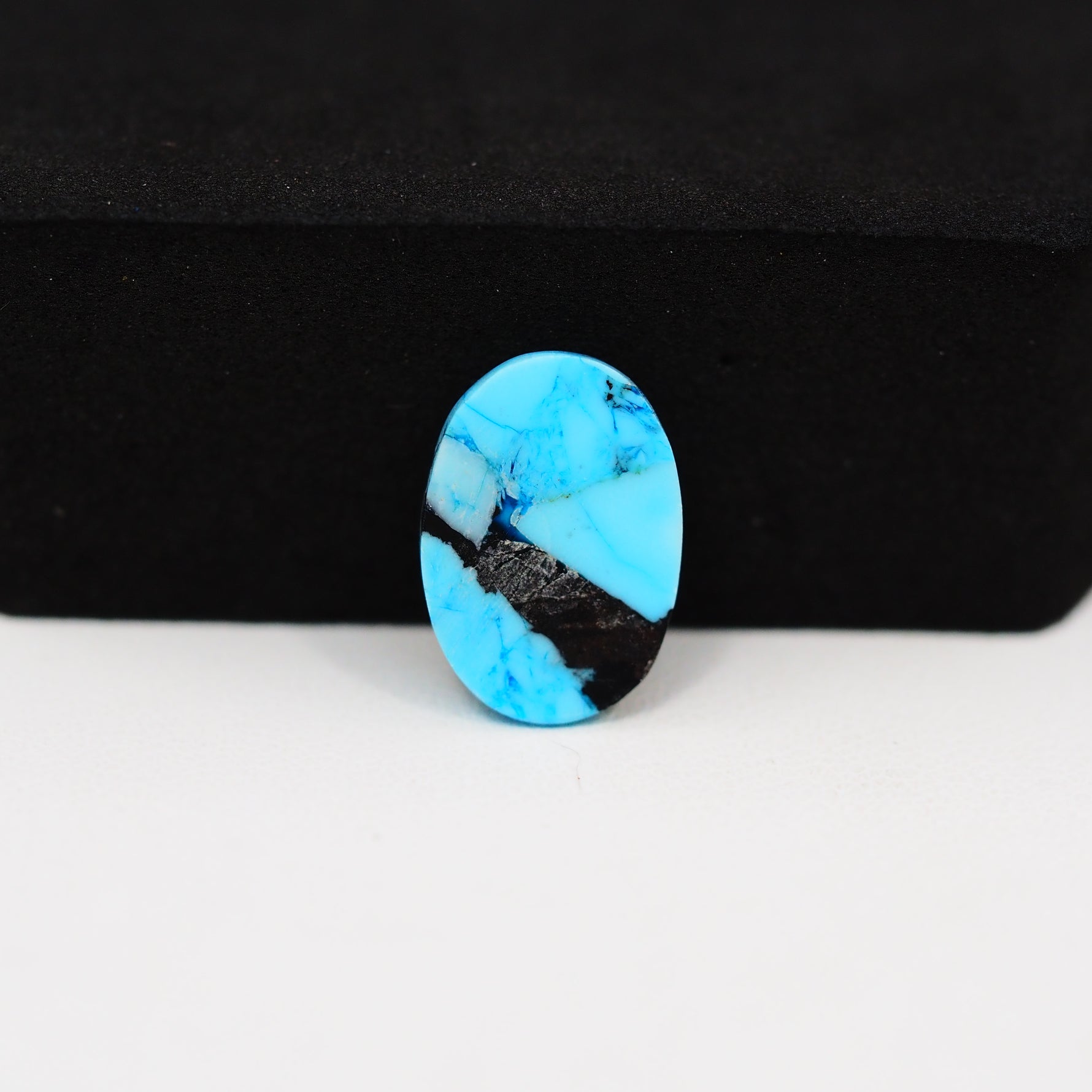 Buffalo Oval Cabochon 15x11mm 6ct - Blue with Black Band - Pedra Gems