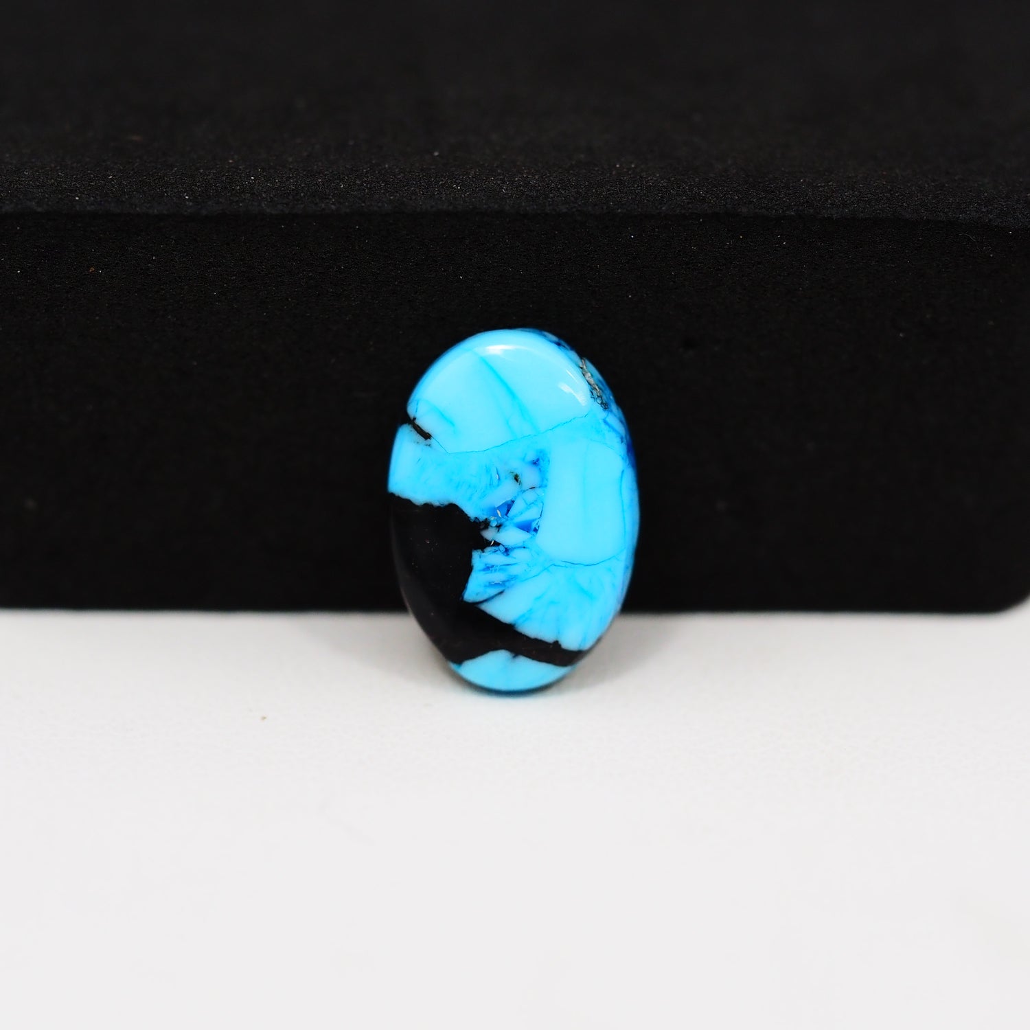 Buffalo Oval Cabochon 15x11mm 5.5ct - Blue with Black Band - Pedra Gems