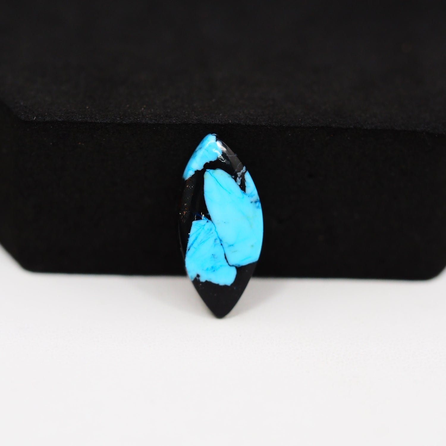 Buffalo Marquise Cabochon 20x9mm 4ct - Blue with Black Base - Pedra Gems