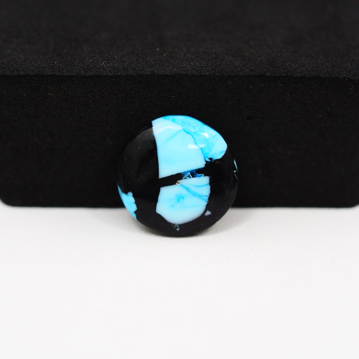 Buffalo Cushion Cabochon 15x15mm 7ct - Black with Blue Patch - Pedra Gems