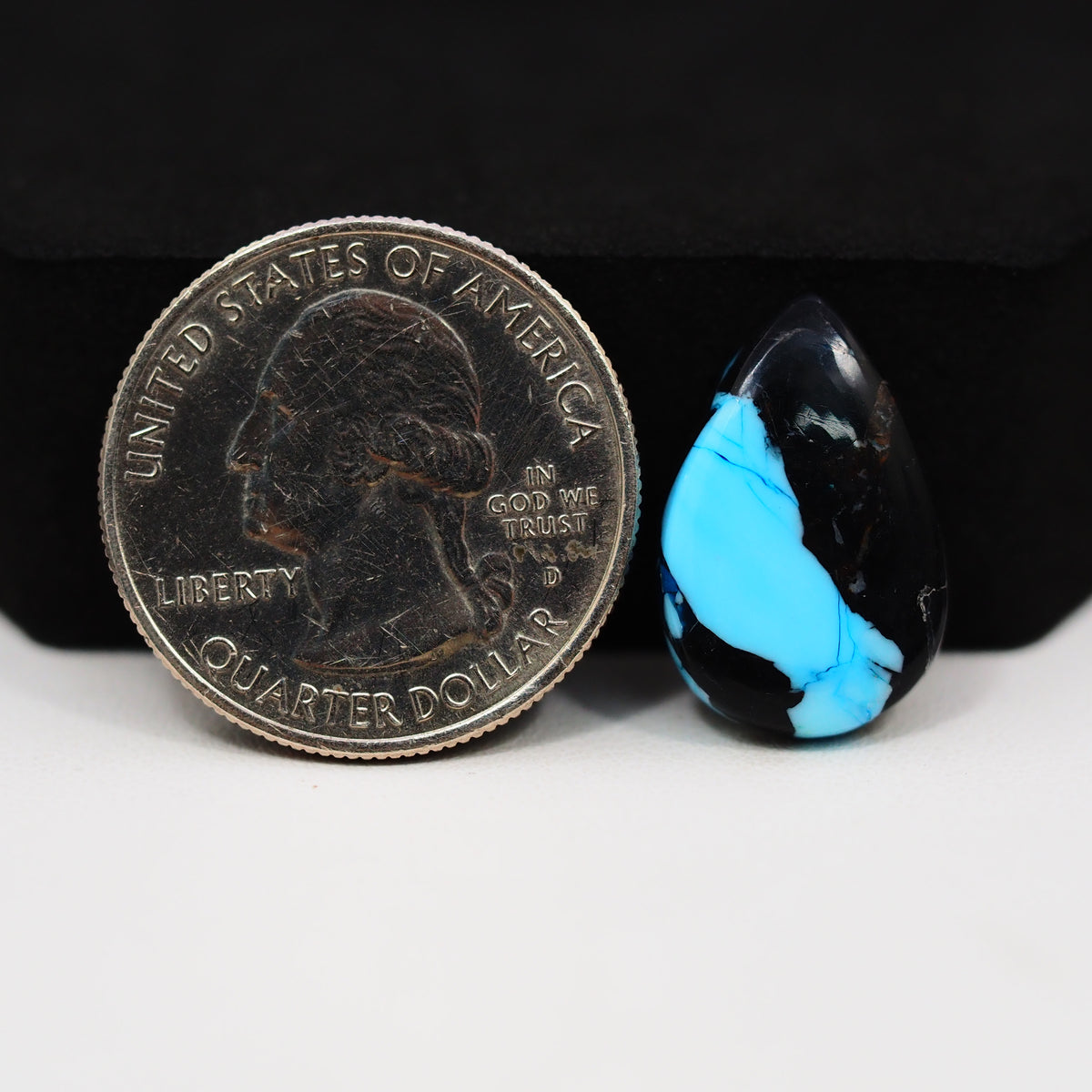 Buffalo Pear Cabochon 20x13mm 8ct - Black Top Blue Base - Pedra Gems