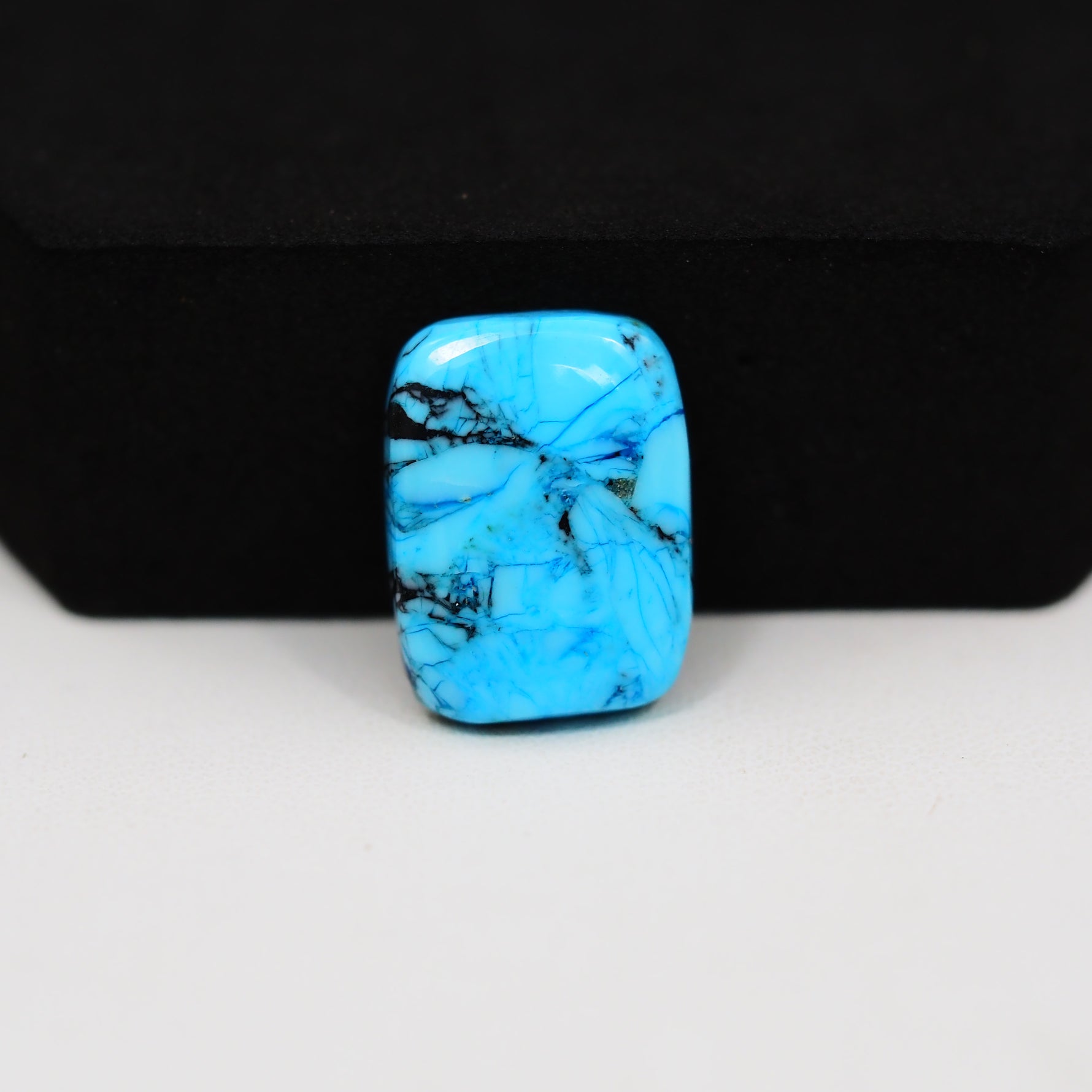 Buffalo Cushion Cabochon 18x13mm 10ct - Blue with Black Patch - Pedra Gems