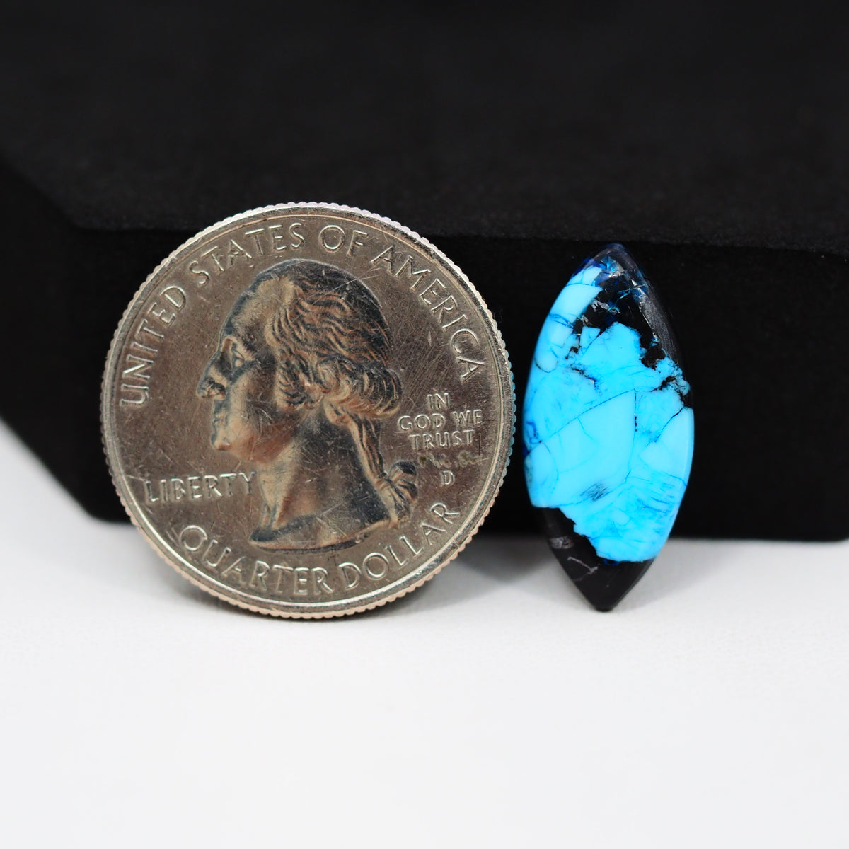 Buffalo Marquise Cabochon 21x10mm 4ct - Blue with Black Tip - Pedra Gems