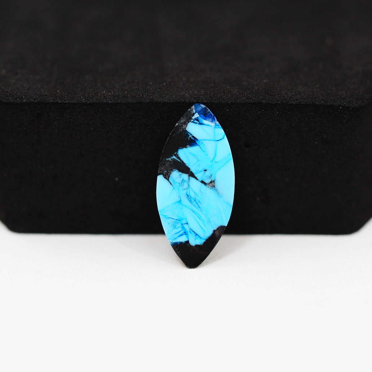Buffalo Marquise Cabochon 21x10mm 4ct - Blue with Black Tip - Pedra Gems