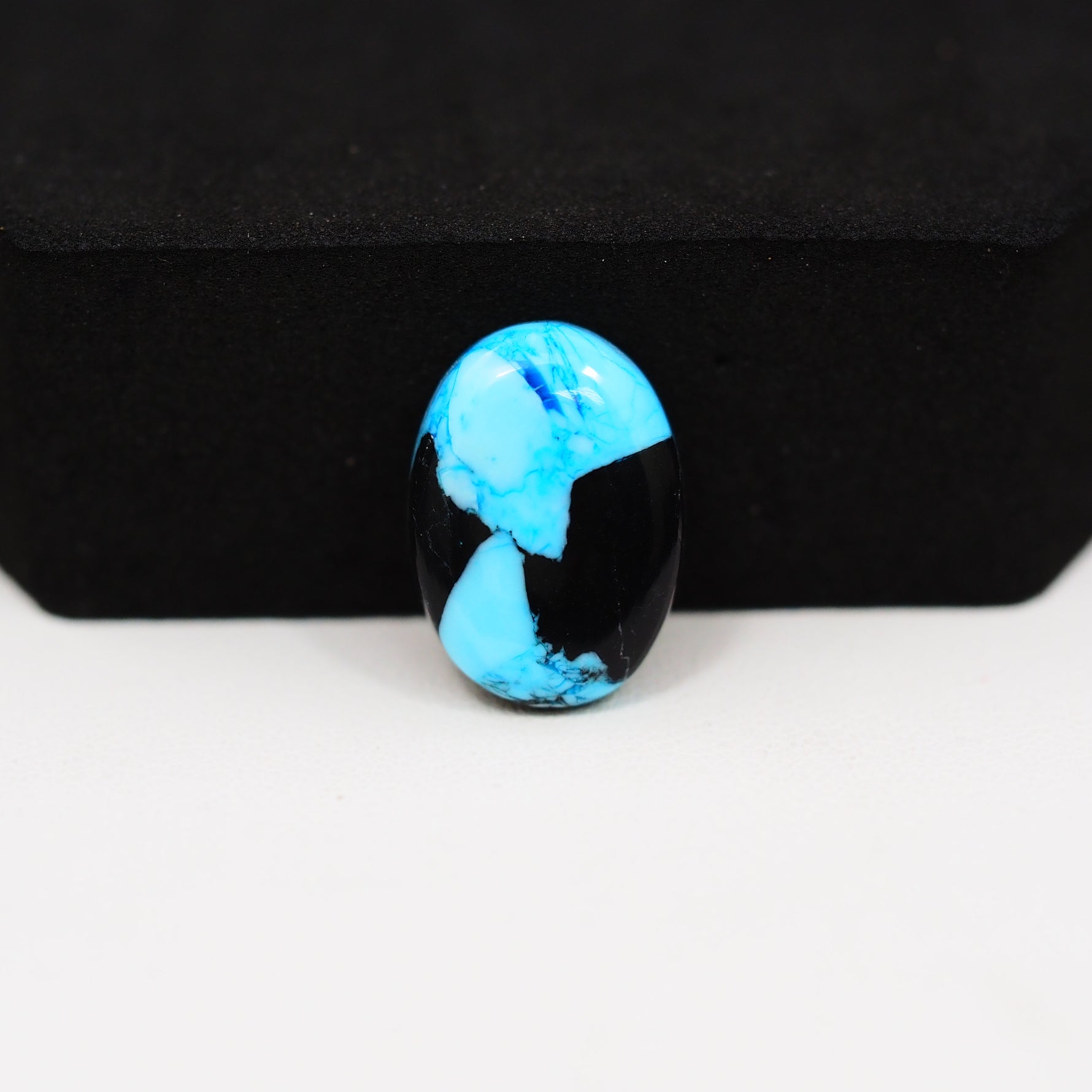 Buffalo Oval Cabochon 17x13mm 7ct - Blue with Black Patch - Pedra Gems