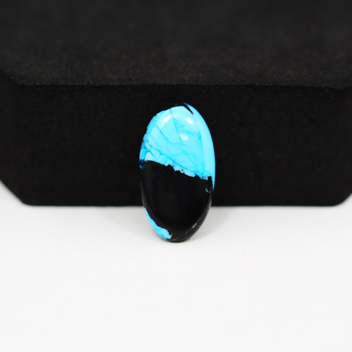 Buffalo Pear Cabochon 19x11mm 5.5ct - Blue with Black Base - Pedra Gems