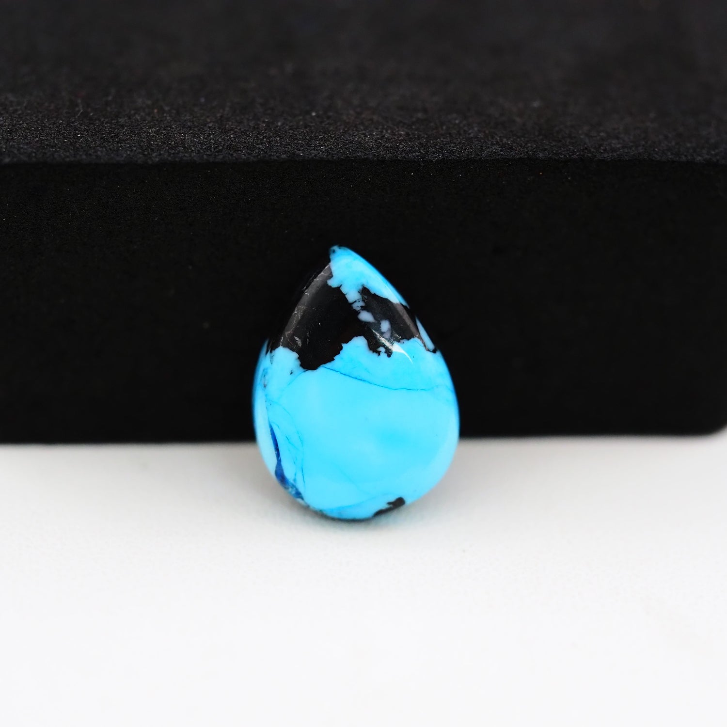 Buffalo Pear Cabochon 16x13mm 5ct - Blue with Black Patch - Pedra Gems