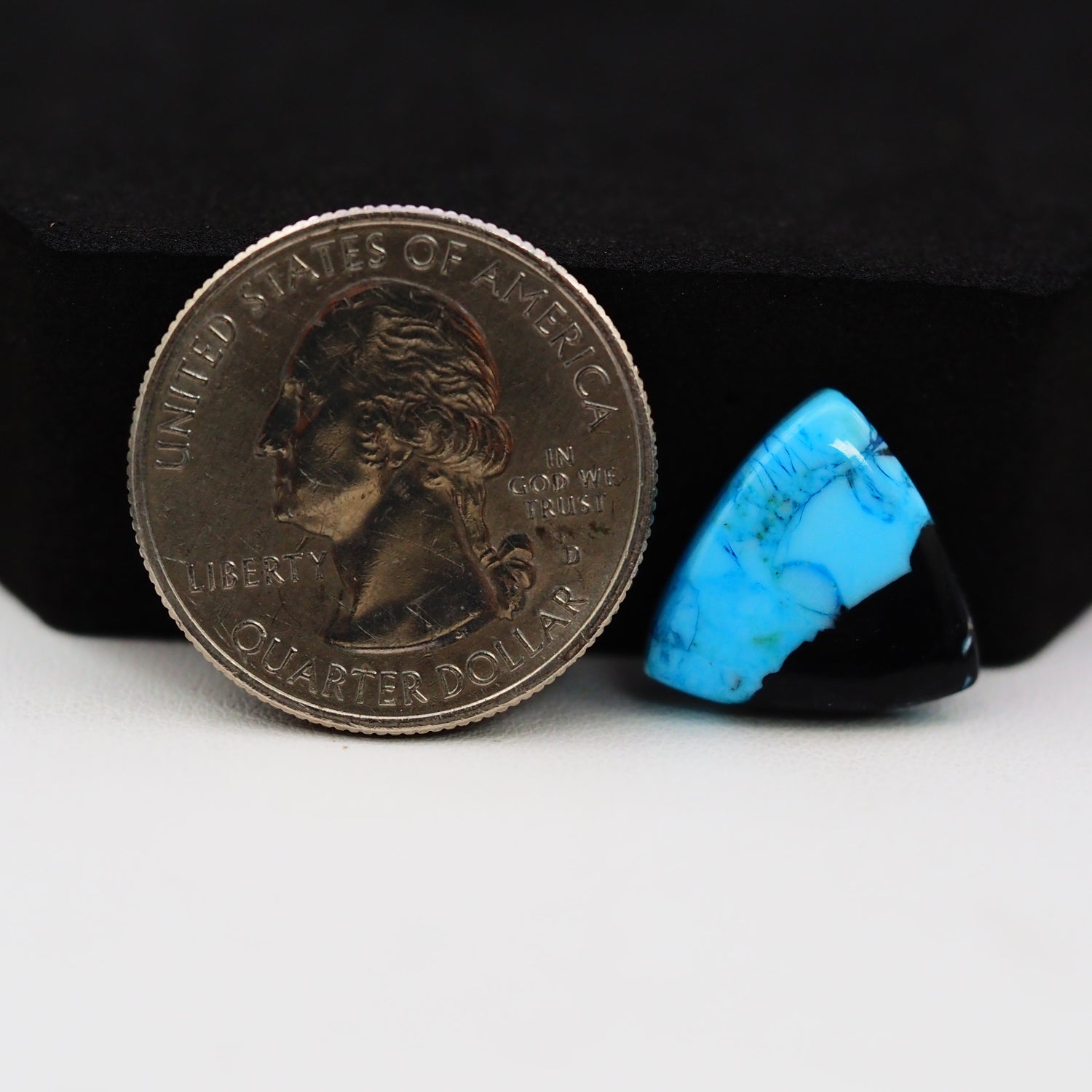 Buffalo Triangular Cabochon 15x15mm 6ct - Blue with Black Corner - Pedra Gems