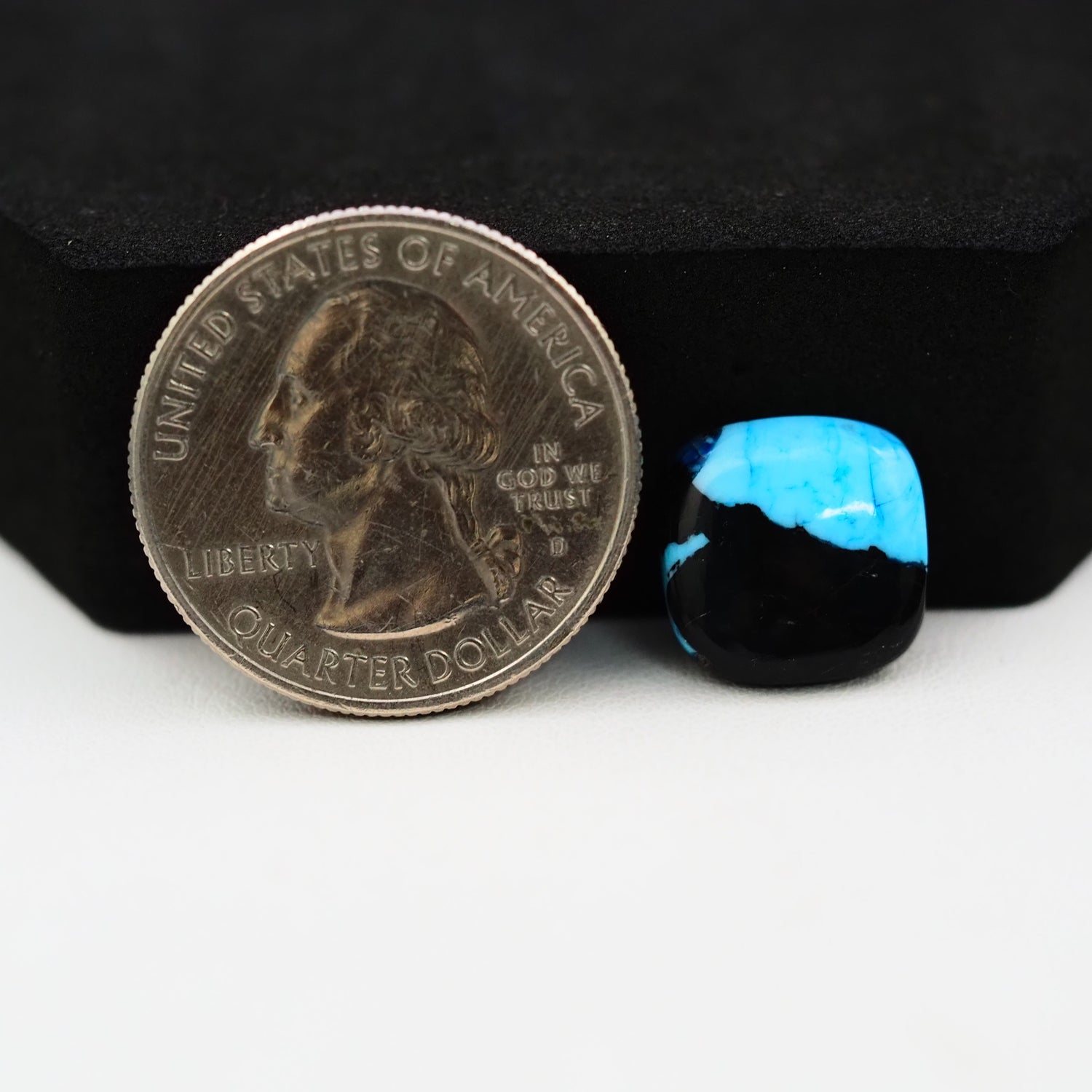 Buffalo Cushion Cabochon 13x13mm 5ct - Black Top Blue Base - Pedra Gems