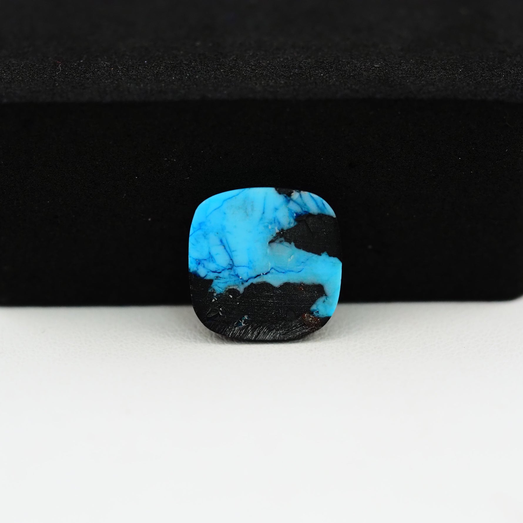 Buffalo Cushion Cabochon 13x13mm 5ct - Black Top Blue Base - Pedra Gems