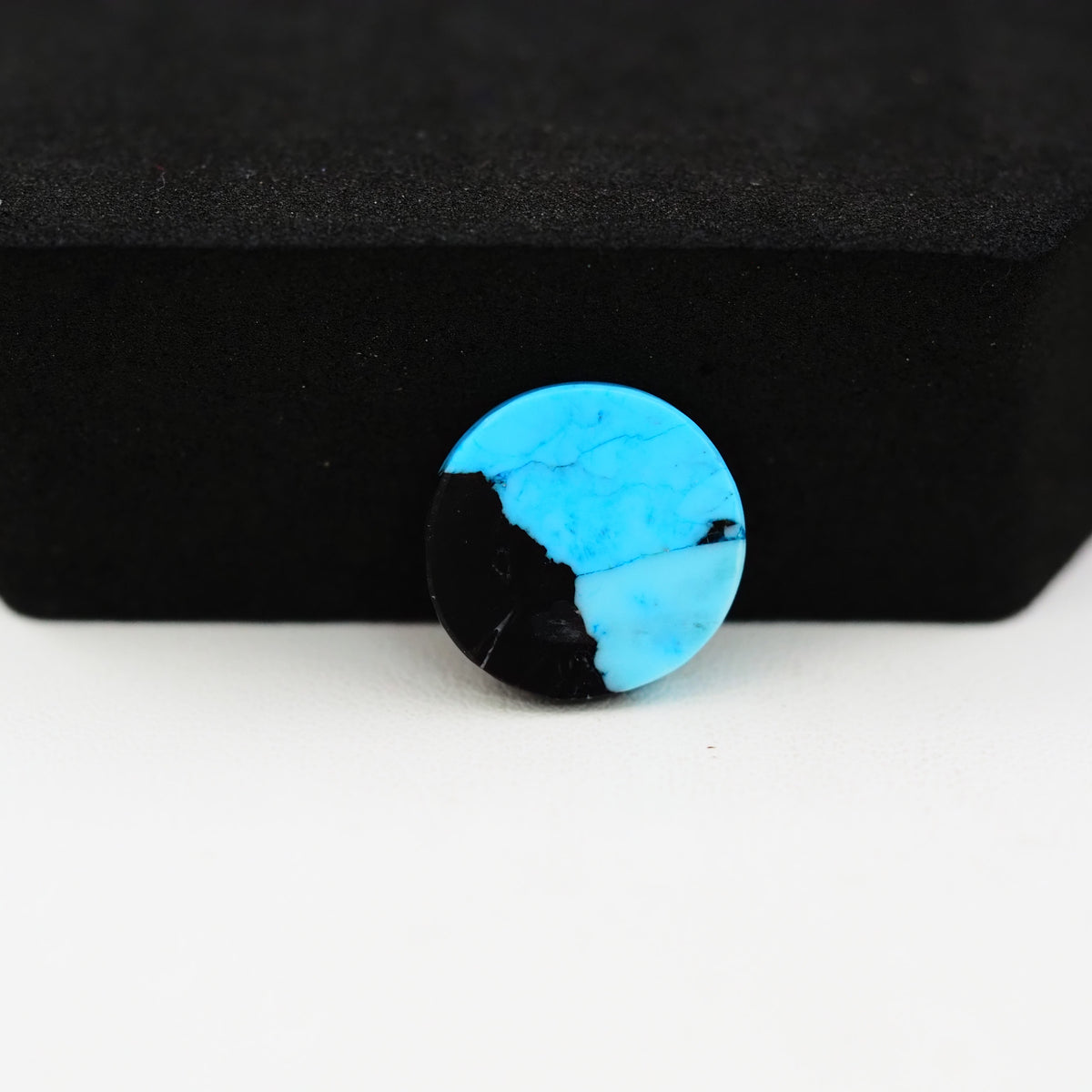 Buffalo Round Cabochon 14x14mm 6ct - Blue Solid - Pedra Gems