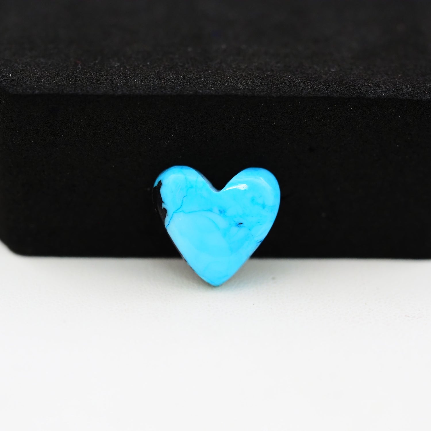 Buffalo Heart Cabochon 12x13mm 4.5ct - Blue with Black Veining - Pedra Gems