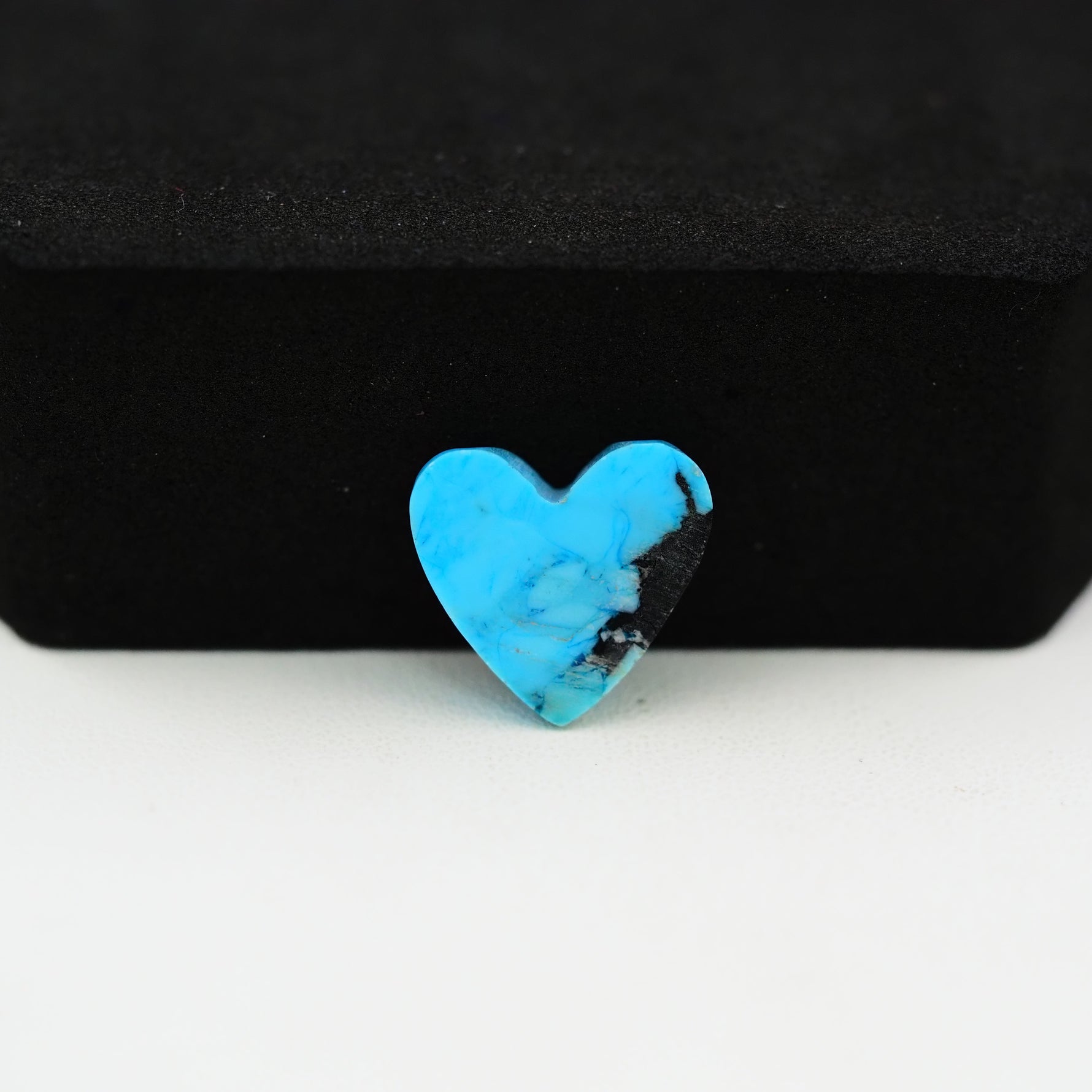 Buffalo Heart Cabochon 12x13mm 4.5ct - Blue with Black Veining - Pedra Gems