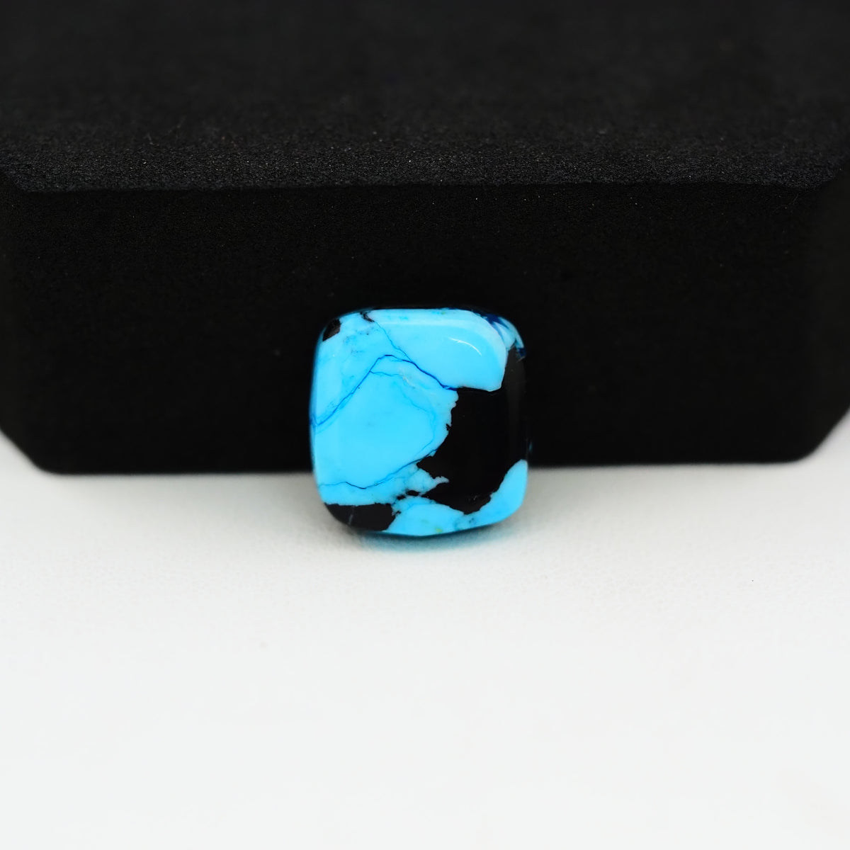 Buffalo Cushion Cabochon 13x13mm 6ct - Blue with Black Patch - Pedra Gems