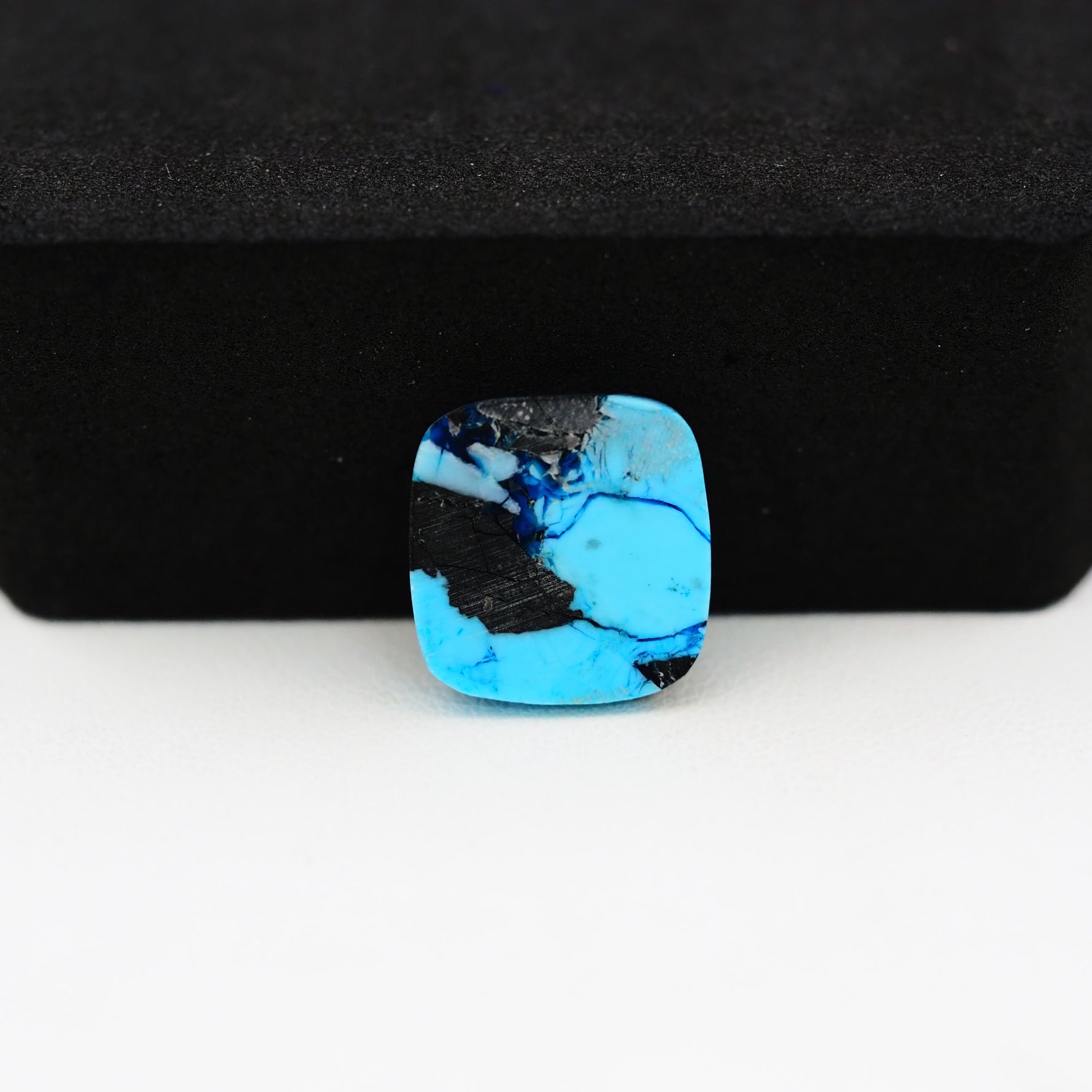 Buffalo Cushion Cabochon 13x13mm 6ct - Blue with Black Patch - Pedra Gems