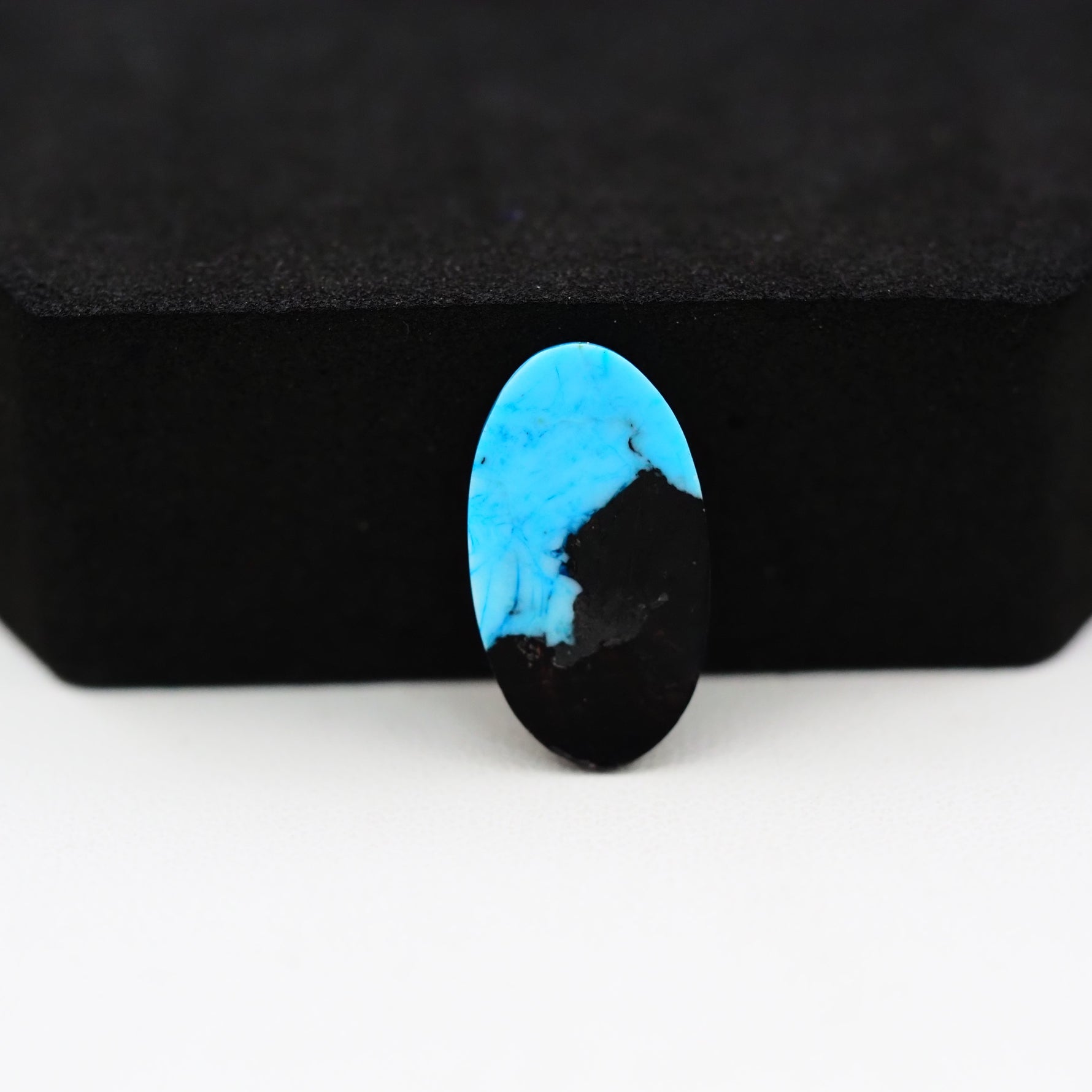 Buffalo Oval Cabochon 19x11mm 6ct - Blue with Black Band - Pedra Gems