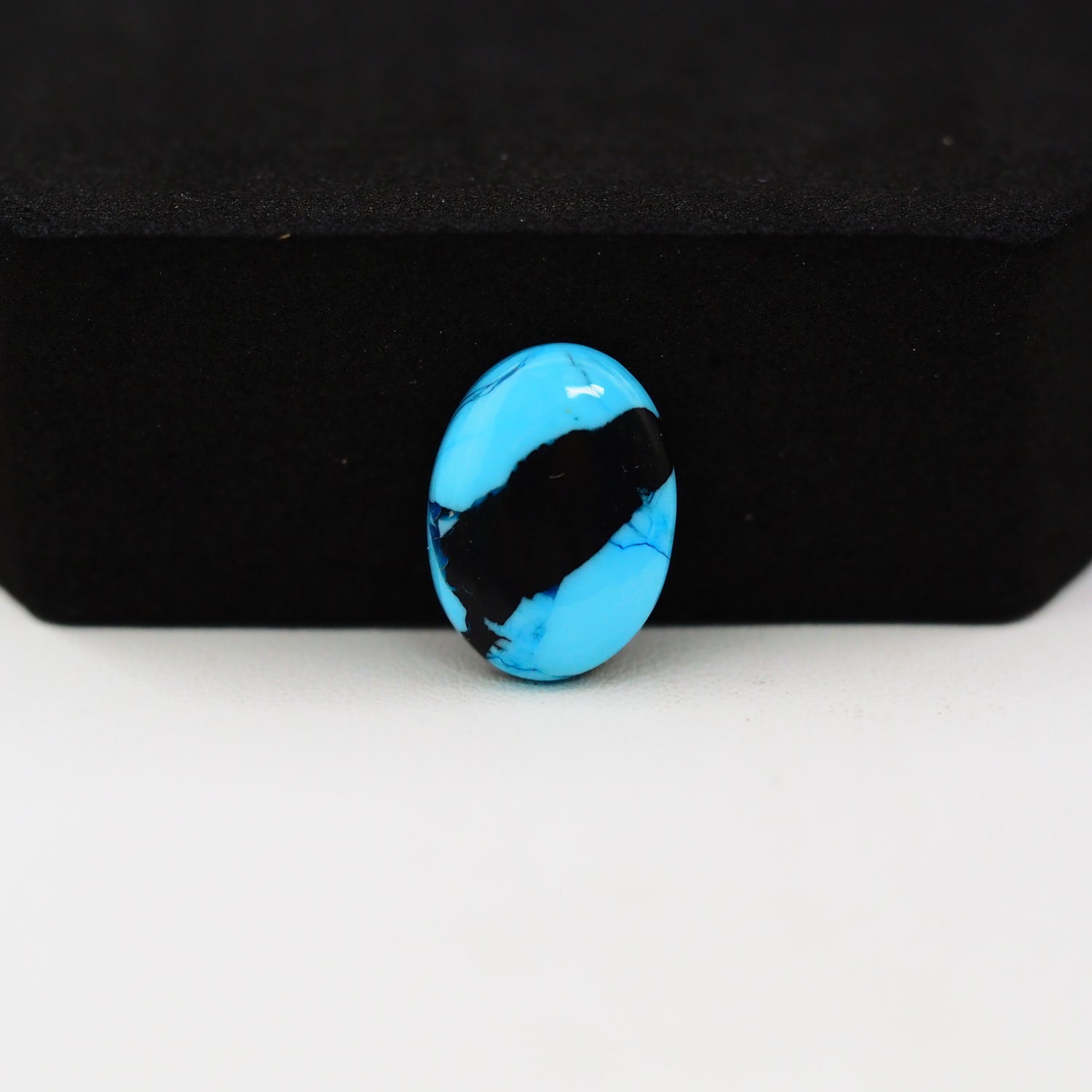 Buffalo Oval Cabochon 15x11mm 4.5ct - Blue with Black Band - Pedra Gems