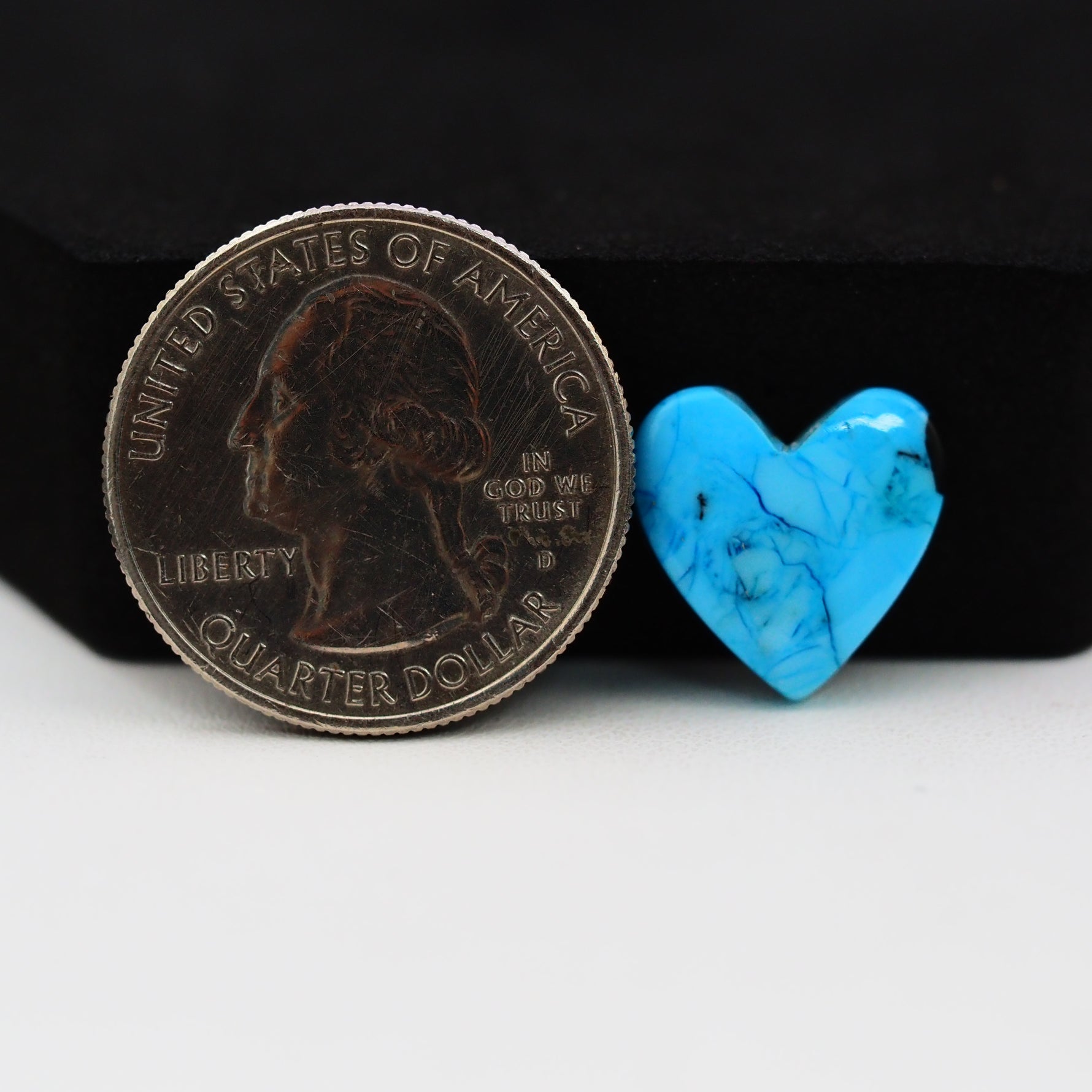 Buffalo Heart Cabochon 14x14mm 5ct - Blue Solid - Pedra Gems