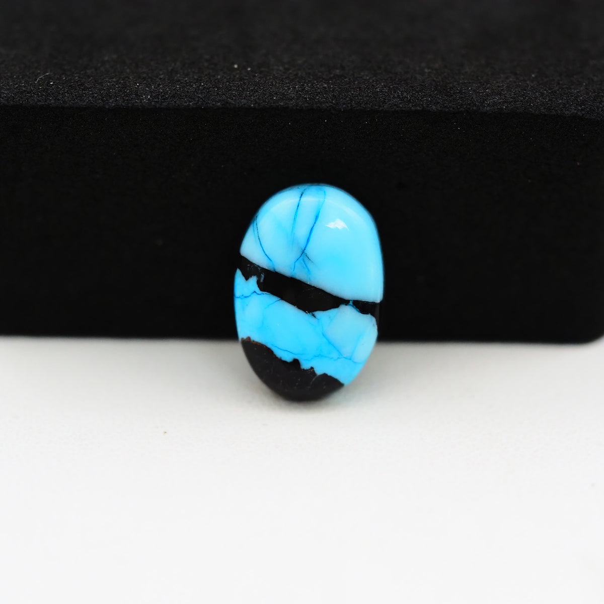 Buffalo Oval Cabochon 15x18mm 5.5ct - Blue with Black Band - Pedra Gems