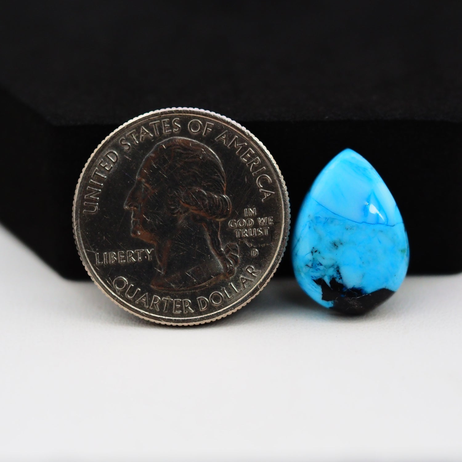 Buffalo Oval Cabochon 18x13mm 11.5ct - Blue with Black Corner - Pedra Gems