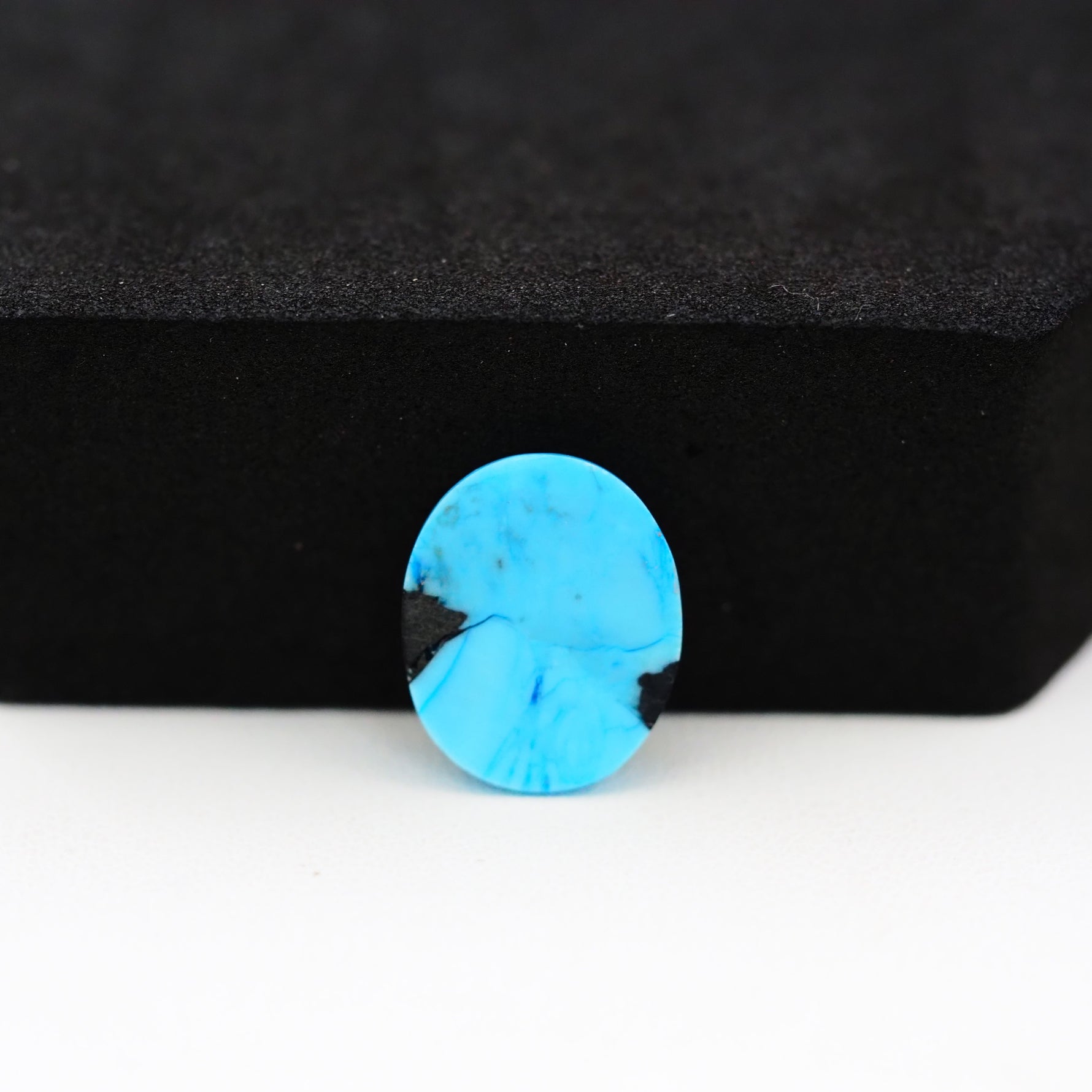 Buffalo Oval Cabochon 14x12mm 5.5ct - Blue Solid - Pedra Gems