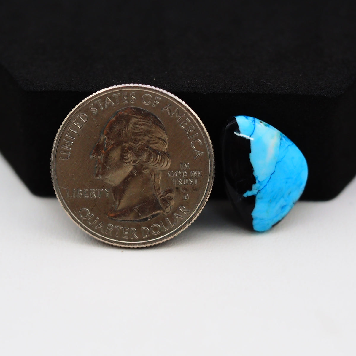 Buffalo Pear Cabochon 18x13mm 7ct - Black with Blue Base - Pedra Gems