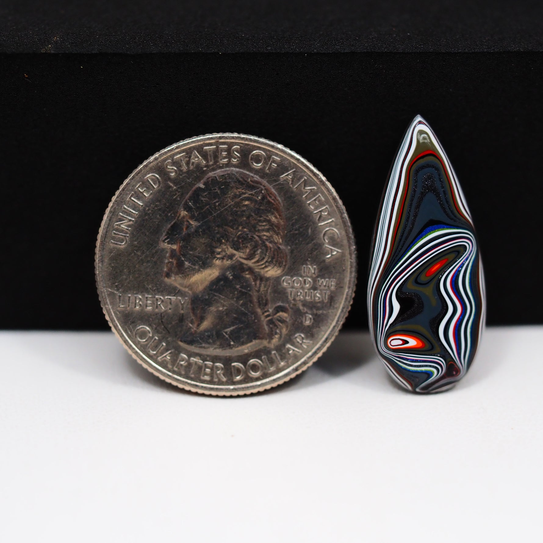 Fordite Agate Cabochon Pear 25x8mm 3ct - Detroit Agate layered paint - Pedra Gems