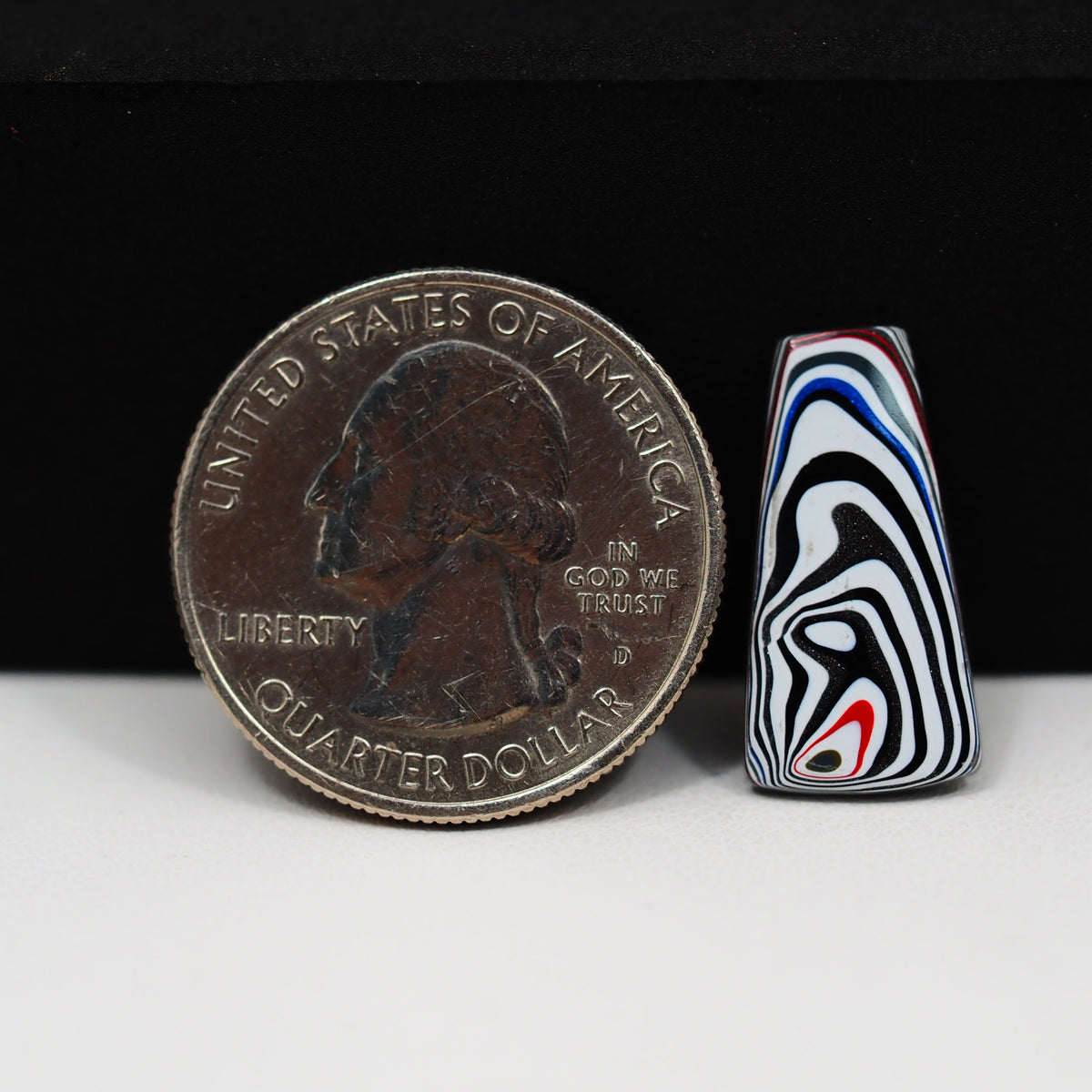 Fordite Agate Cabochon Freeform 20x10mm 2.5ct - Detroit Agate layered paint - Pedra Gems