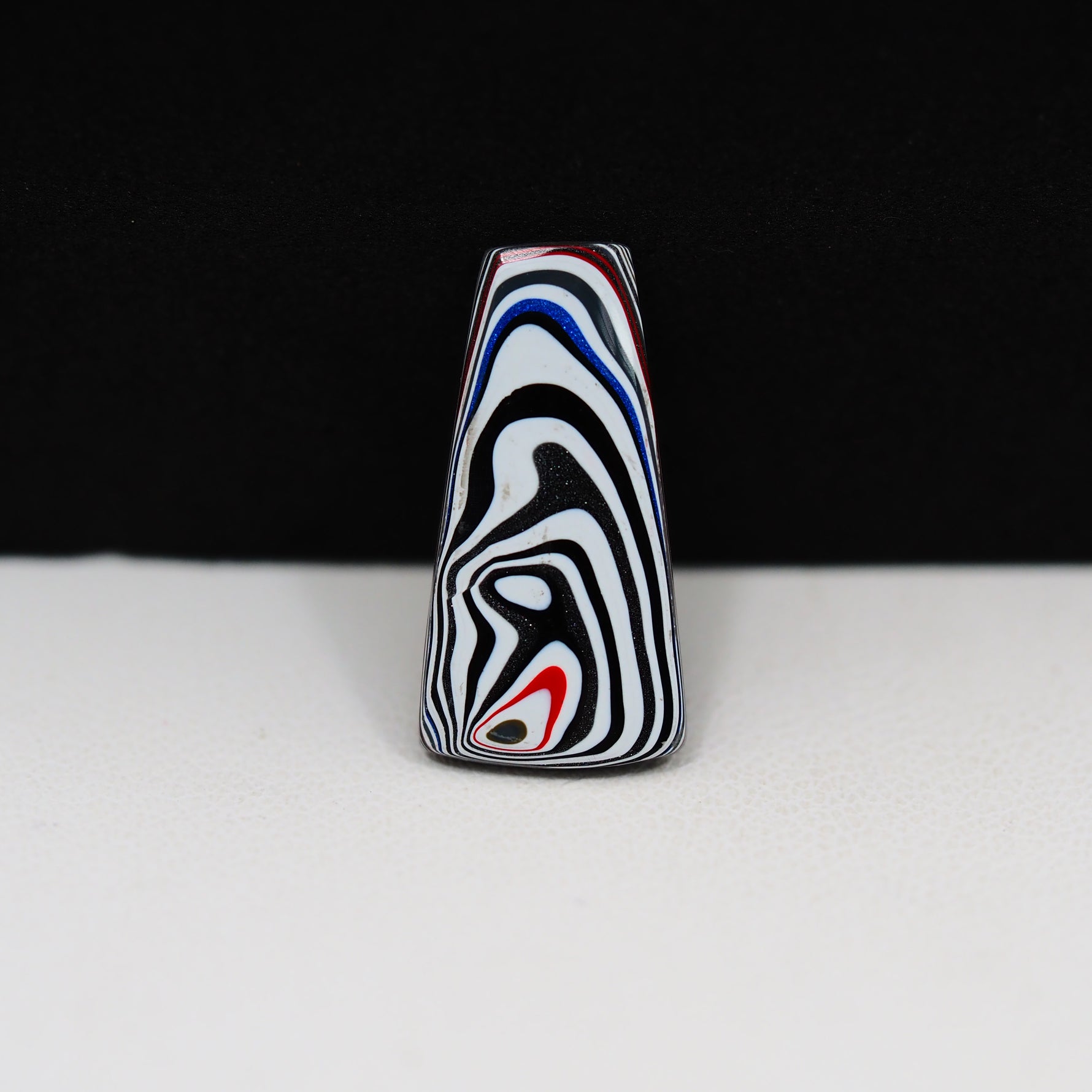 Fordite Agate Cabochon Freeform 20x10mm 2.5ct - Detroit Agate layered paint - Pedra Gems
