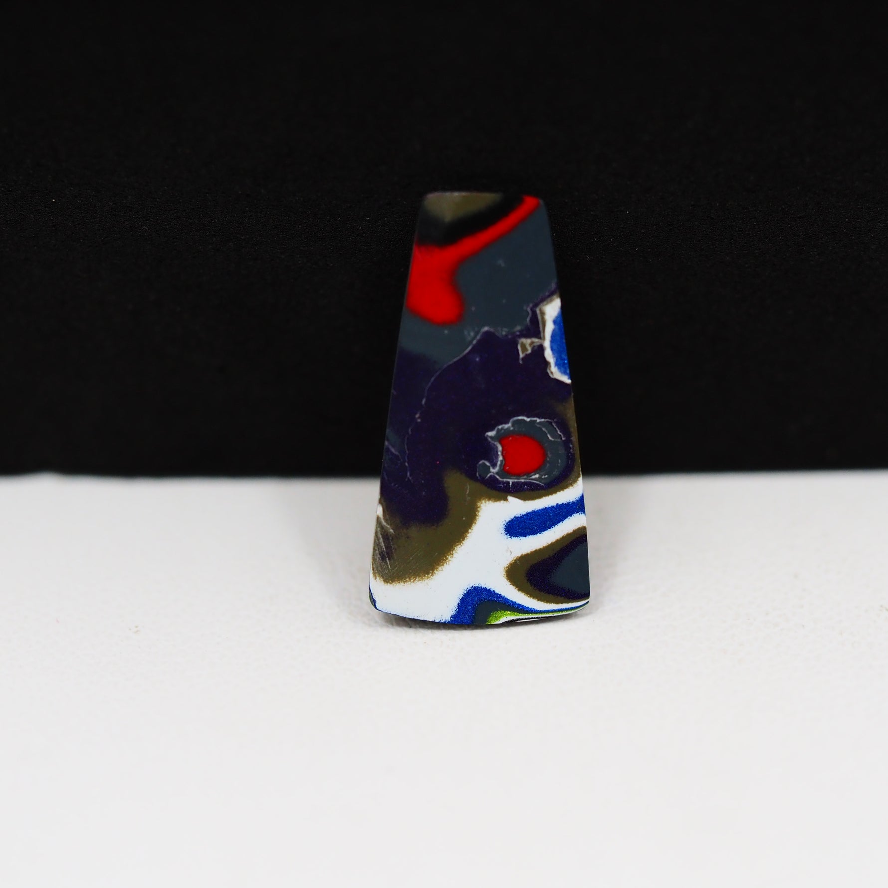 Fordite Agate Cabochon Freeform 20x10mm 2.5ct - Detroit Agate layered paint - Pedra Gems