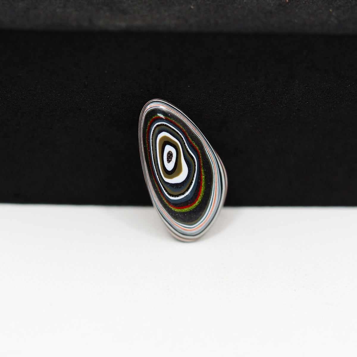 Fordite Agate Cabochon Freeform 20x10mm 2ct - Detroit Agate layered paint - Pedra Gems