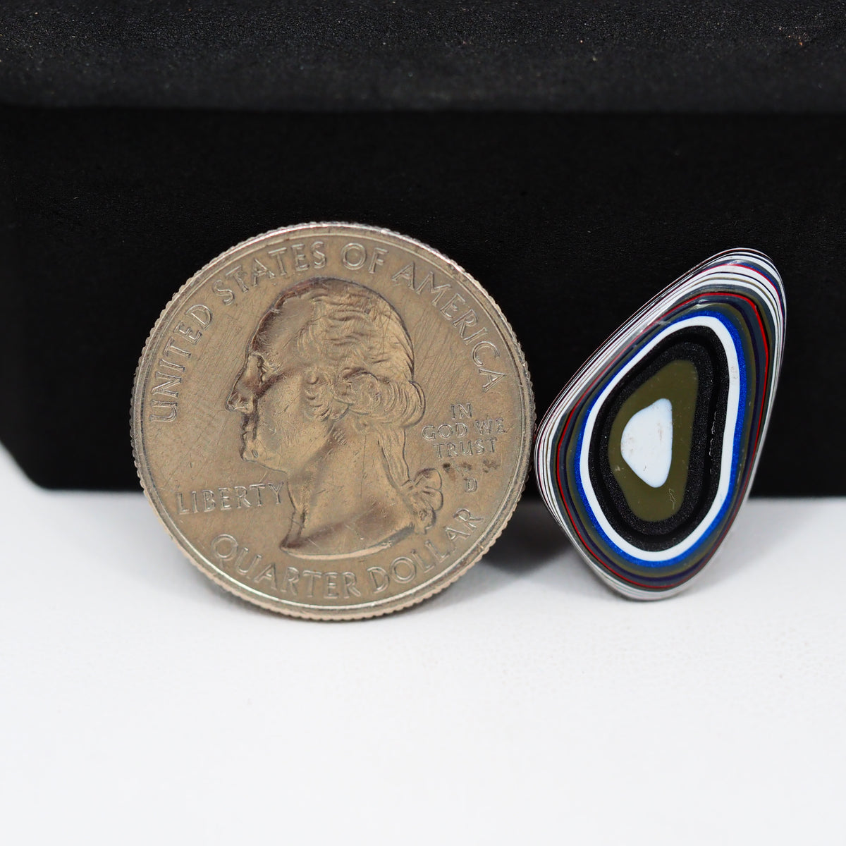 Fordite Agate Cabochon Freeform 22x11mm 3ct - Detroit Agate layered paint - Pedra Gems