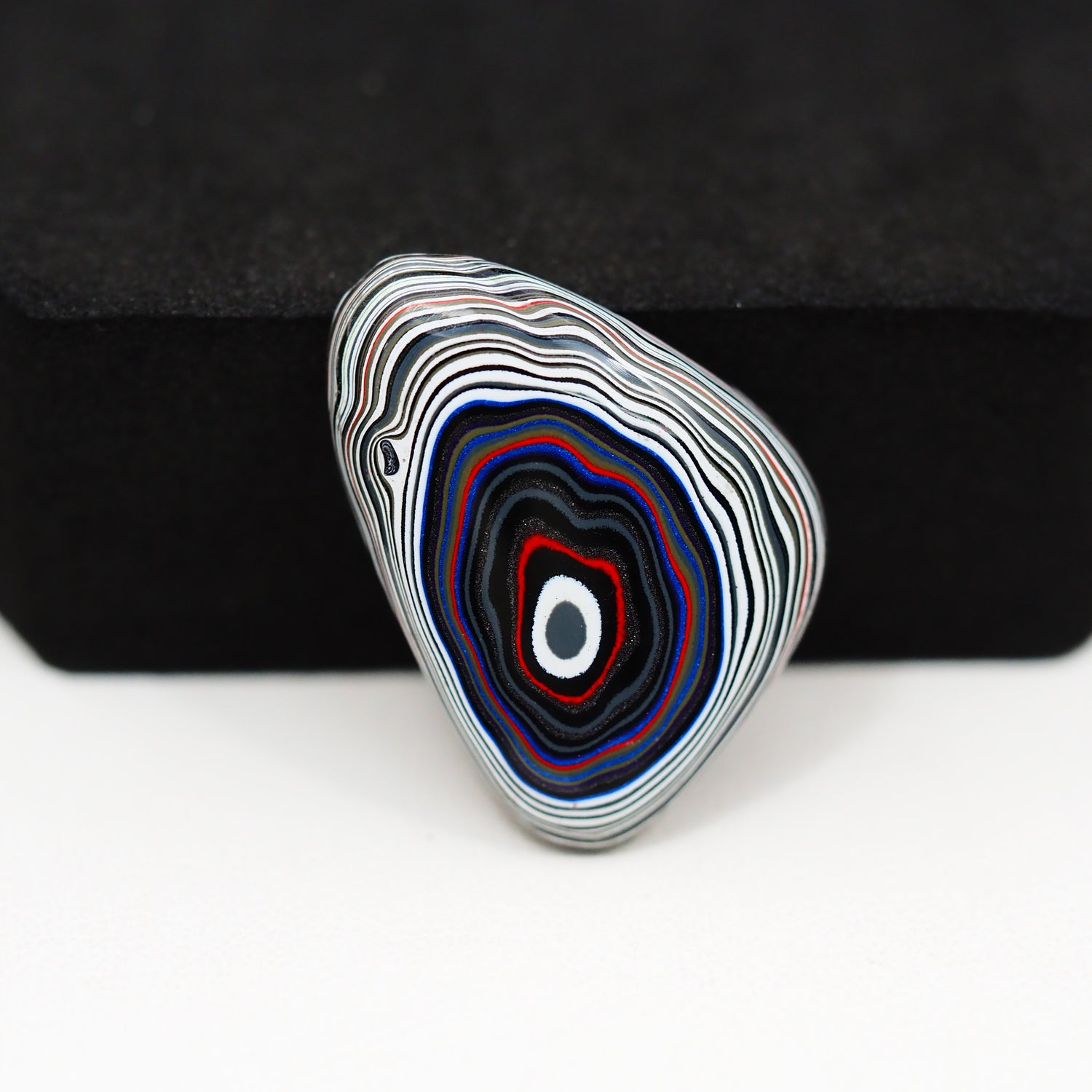 Fordite Agate Cabochon Freeform 25x18mm 8.5ct - Detroit Agate layered paint - Pedra Gems