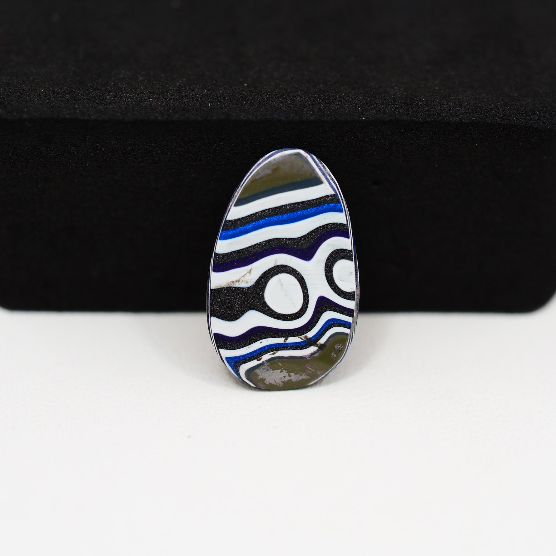 Fordite Agate Cabochon Freeform 19x12mm 4ct - Detroit Agate layered paint - Pedra Gems