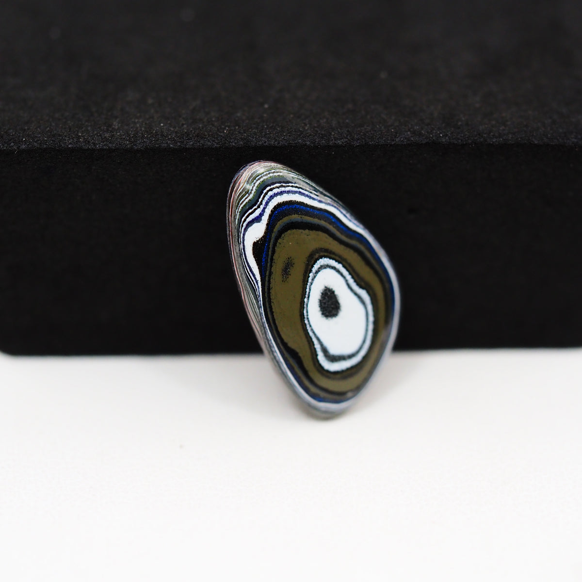 Fordite Agate Cabochon Freeform 21x12mm 2.5ct - Detroit Agate layered paint - Pedra Gems
