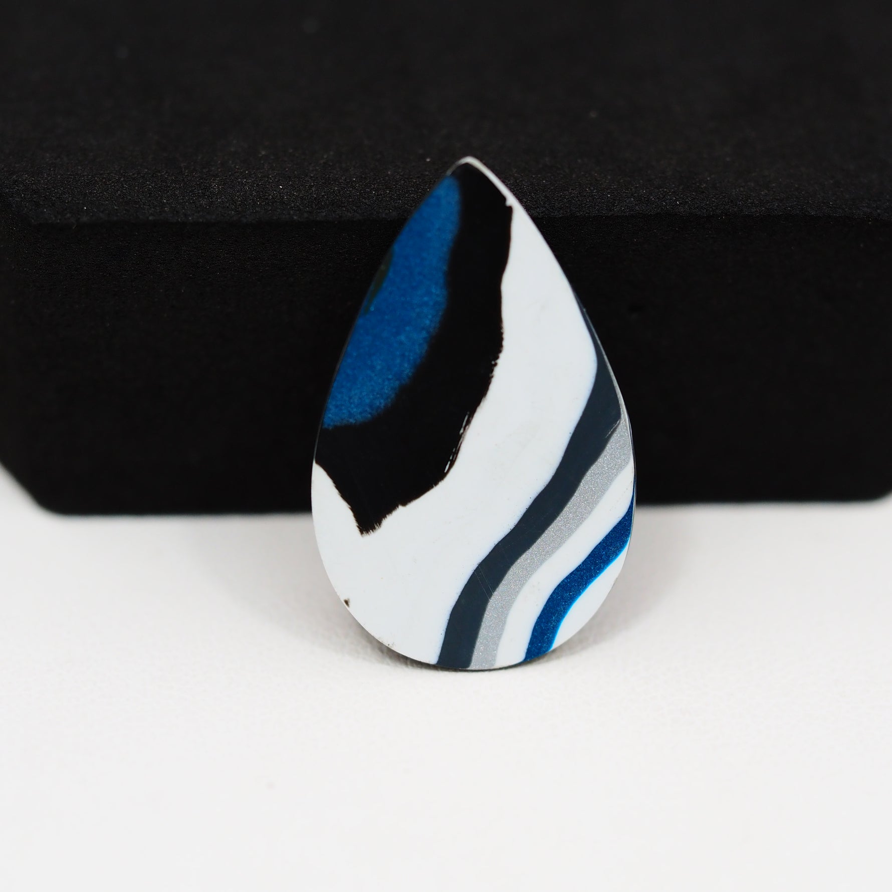 Fordite Agate Cabochon Pear 26x17mm 5.7ct - Detroit Agate layered paint - Pedra Gems