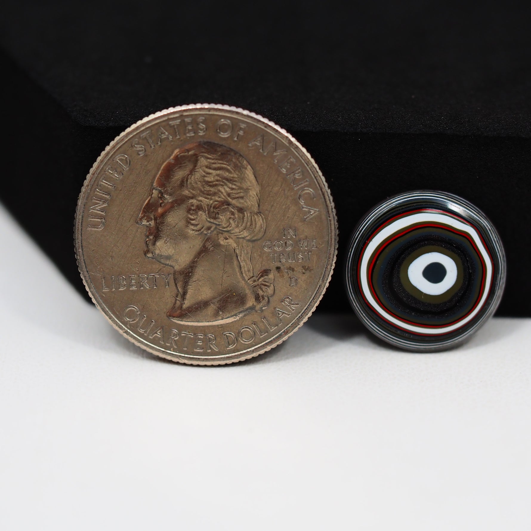 Fordite Agate Cabochon Round 14x14mm 2ct - Detroit Agate layered paint - Pedra Gems