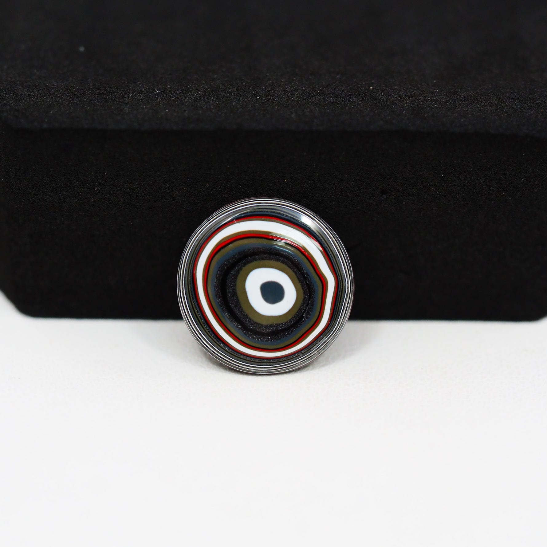 Fordite Agate Cabochon Round 14x14mm 2ct - Detroit Agate layered paint - Pedra Gems