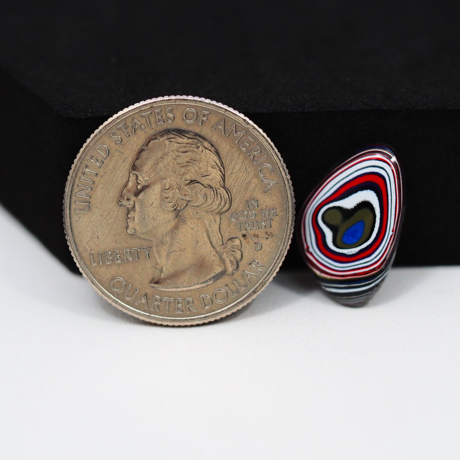 Fordite Agate Cabochon Freeform 17x11mm 1.5ct - Detroit Agate layered paint - Pedra Gems
