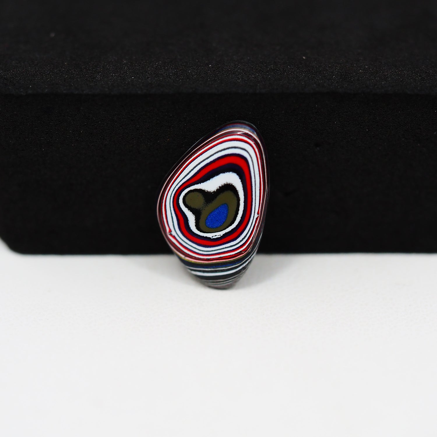 Fordite Agate Cabochon Freeform 17x11mm 1.5ct - Detroit Agate layered paint - Pedra Gems