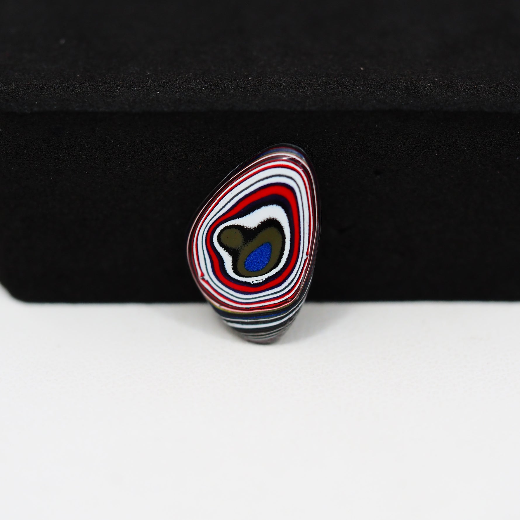 Fordite Agate Cabochon Freeform 17x11mm 1.5ct - Detroit Agate layered paint - Pedra Gems