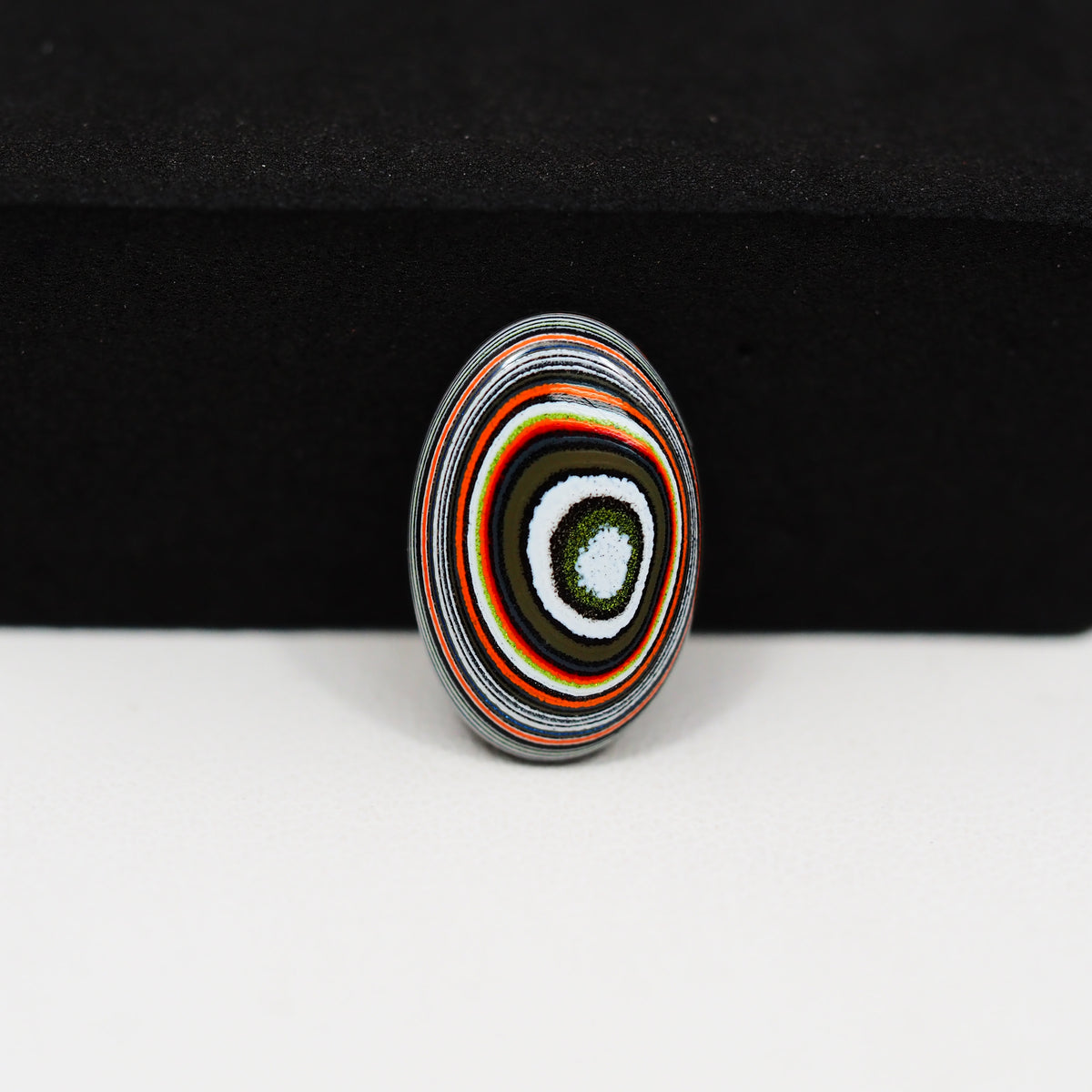 Fordite Agate Cabochon Oval 17x11mm 2.5ct - Detroit Agate layered paint - Pedra Gems